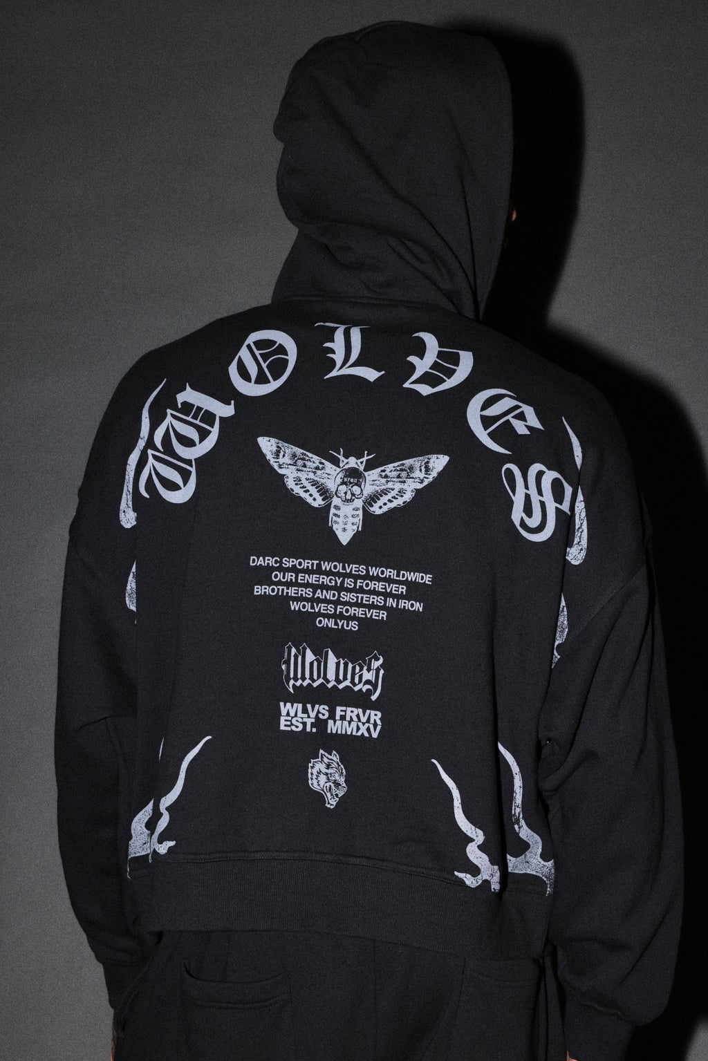 Wolves Never Back Down V2 Vex Double Zip Hoodie in Black — imagem 4
