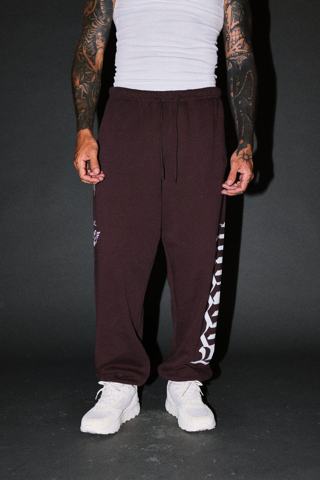 Free Will V2 Lightweight Lounger Sweat Pants in Darc Garnet — imagem 2