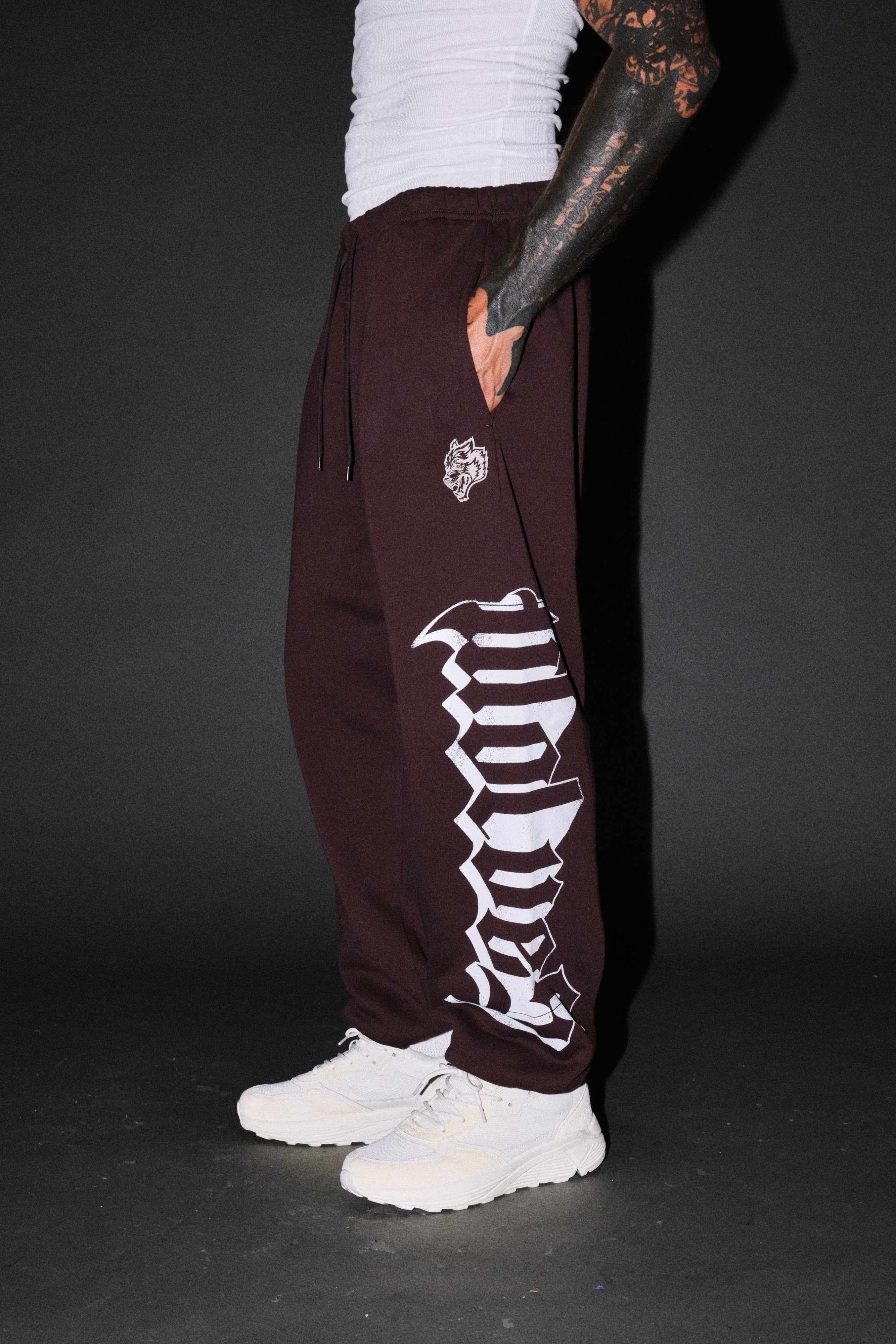 Free Will V2 Lightweight Lounger Sweat Pants in Darc Garnet — imagem 4