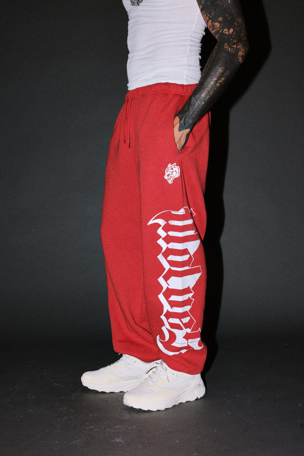 Free Will V2 Lightweight Lounger Sweat Pants in Roman Red — imagem 4