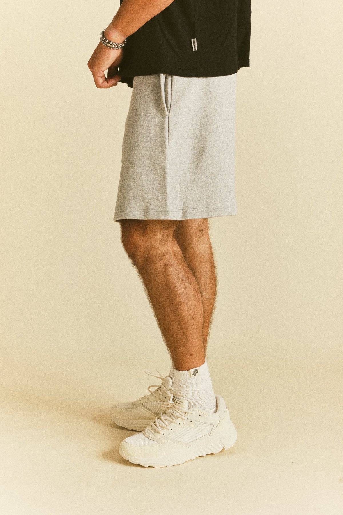 Just Wolves Oversized Post Lounge Sweat Shorts in Light Athletic Gray — imagem 2