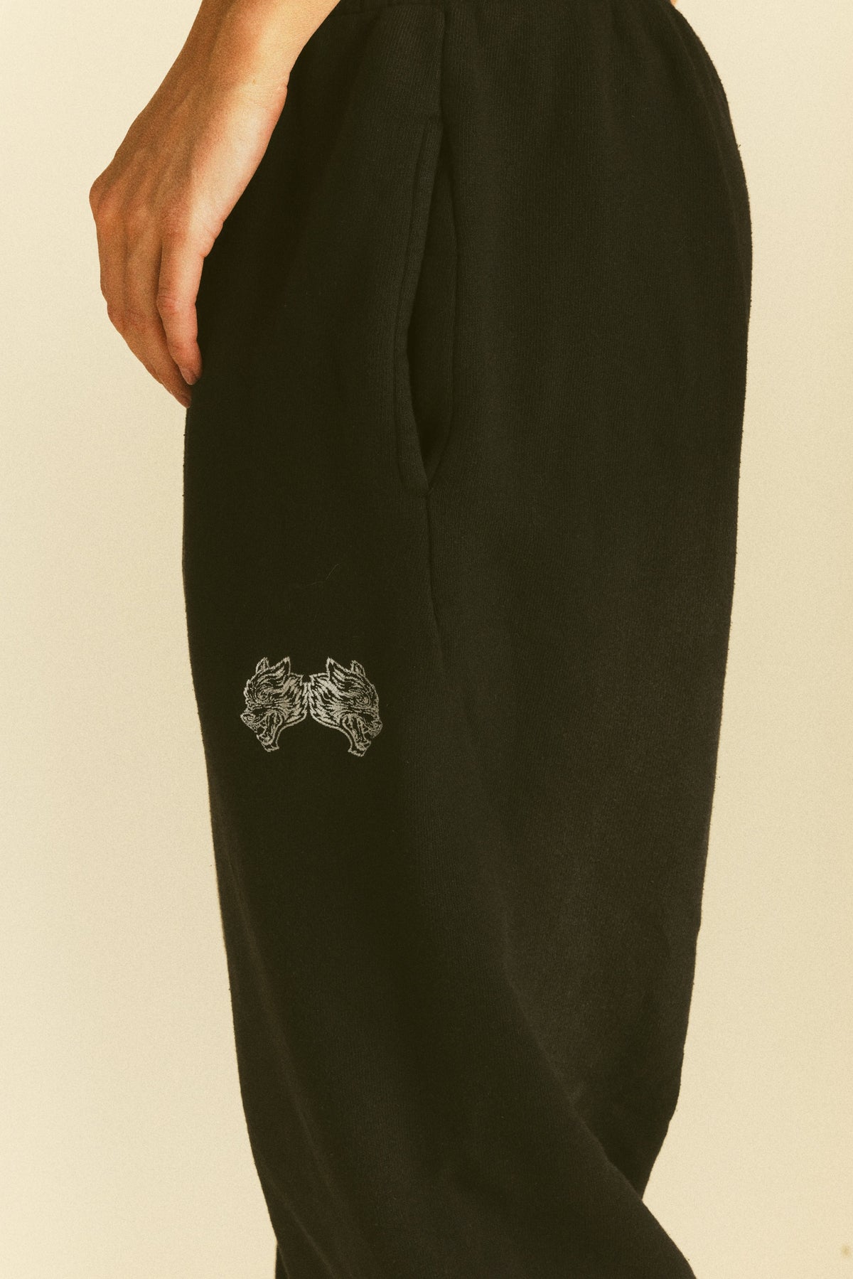 It's For Us Premium Lounger Sweat Pants in Black — imagem 10