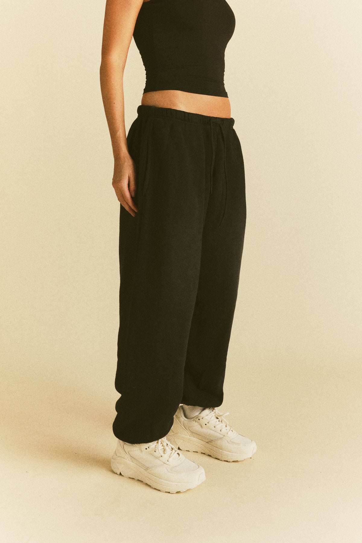 It's For Us Premium Lounger Sweat Pants in Black — imagem 7