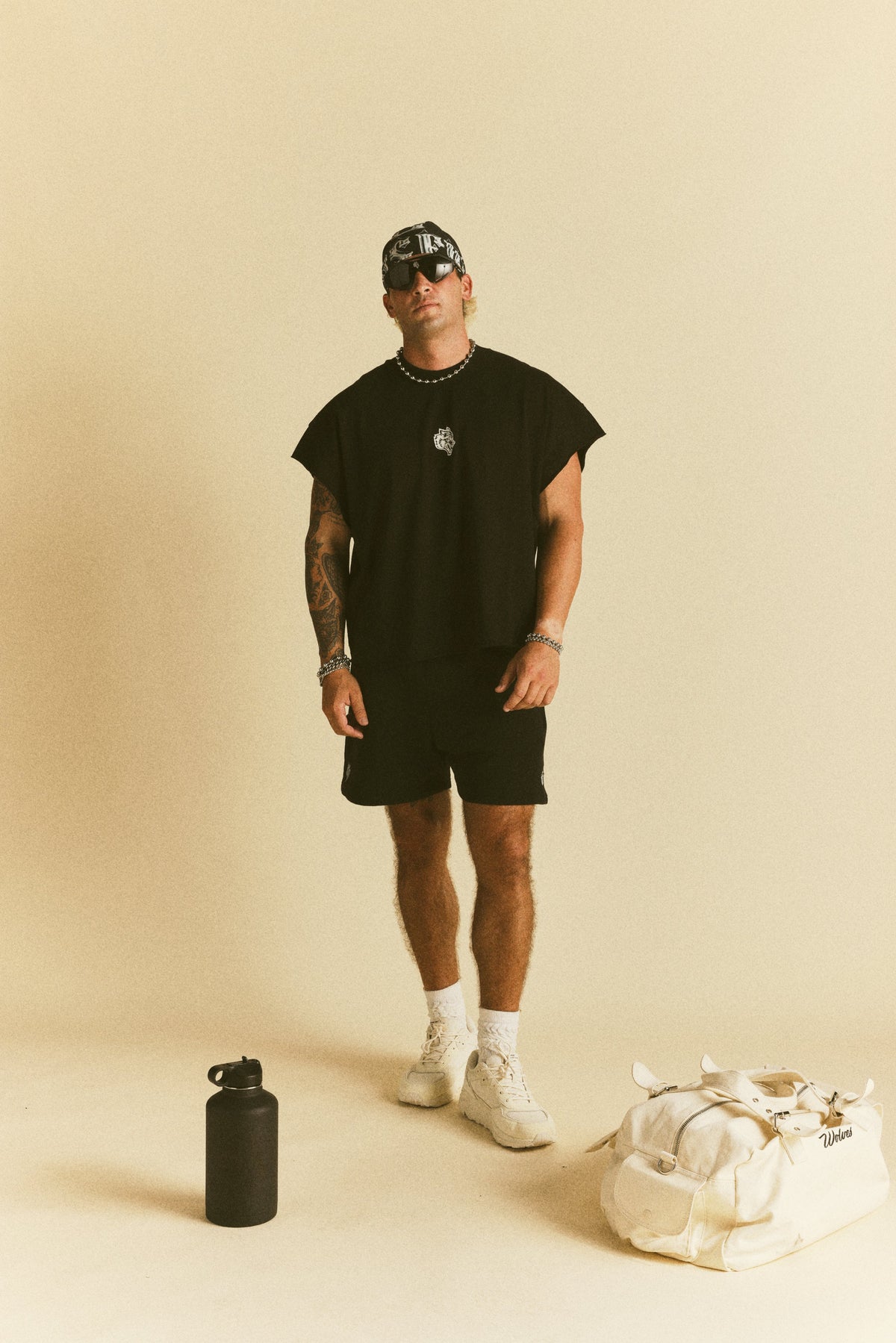 Wolf Head Grunge Cut-Off Tee in Black — imagem 3