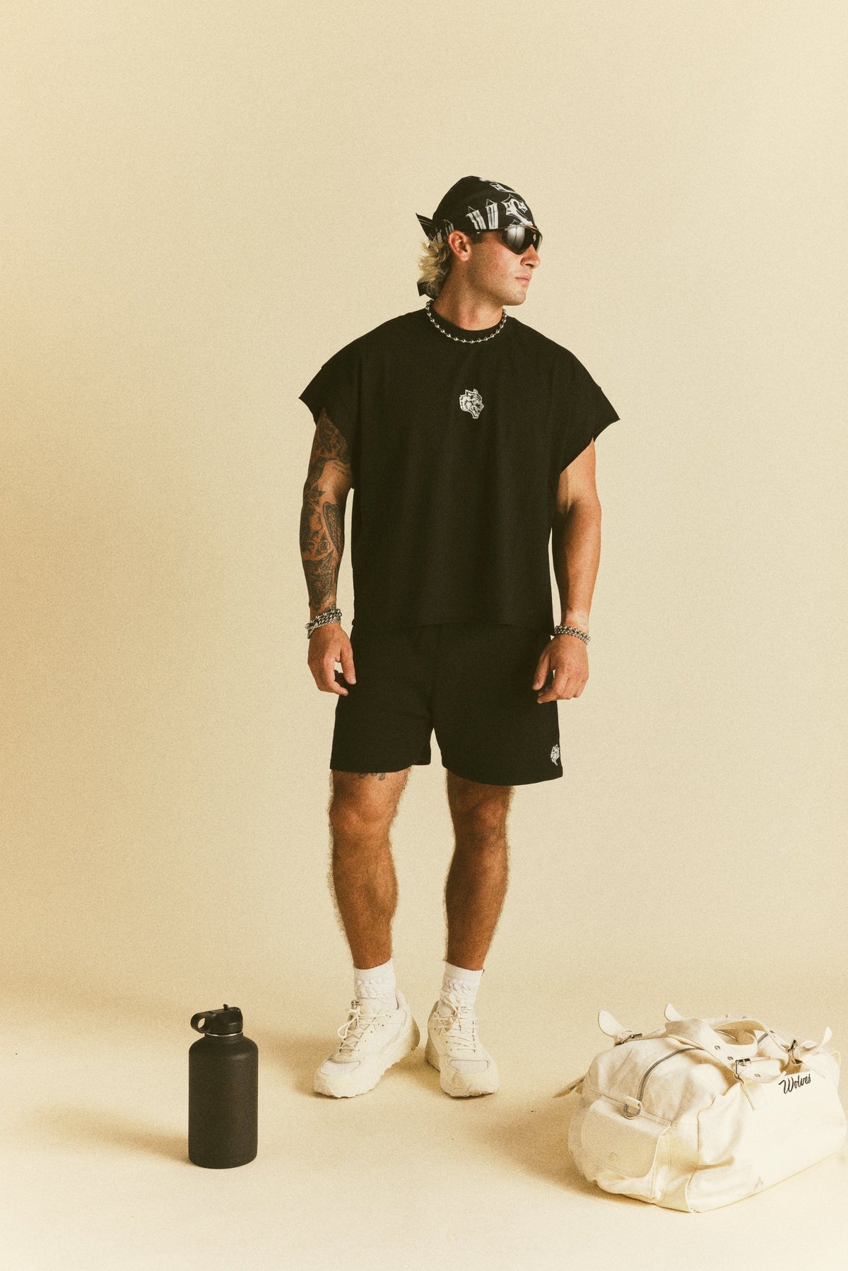 Dual Oversized Post Lounge Sweat Shorts in Black — imagem 4