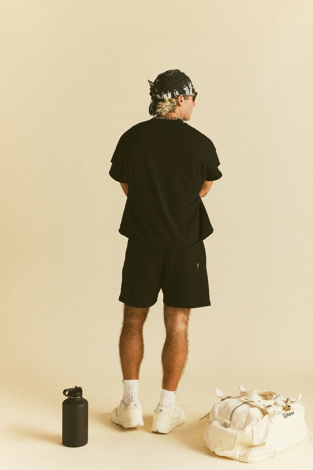 Dual Oversized Post Lounge Sweat Shorts in Black — imagem 5