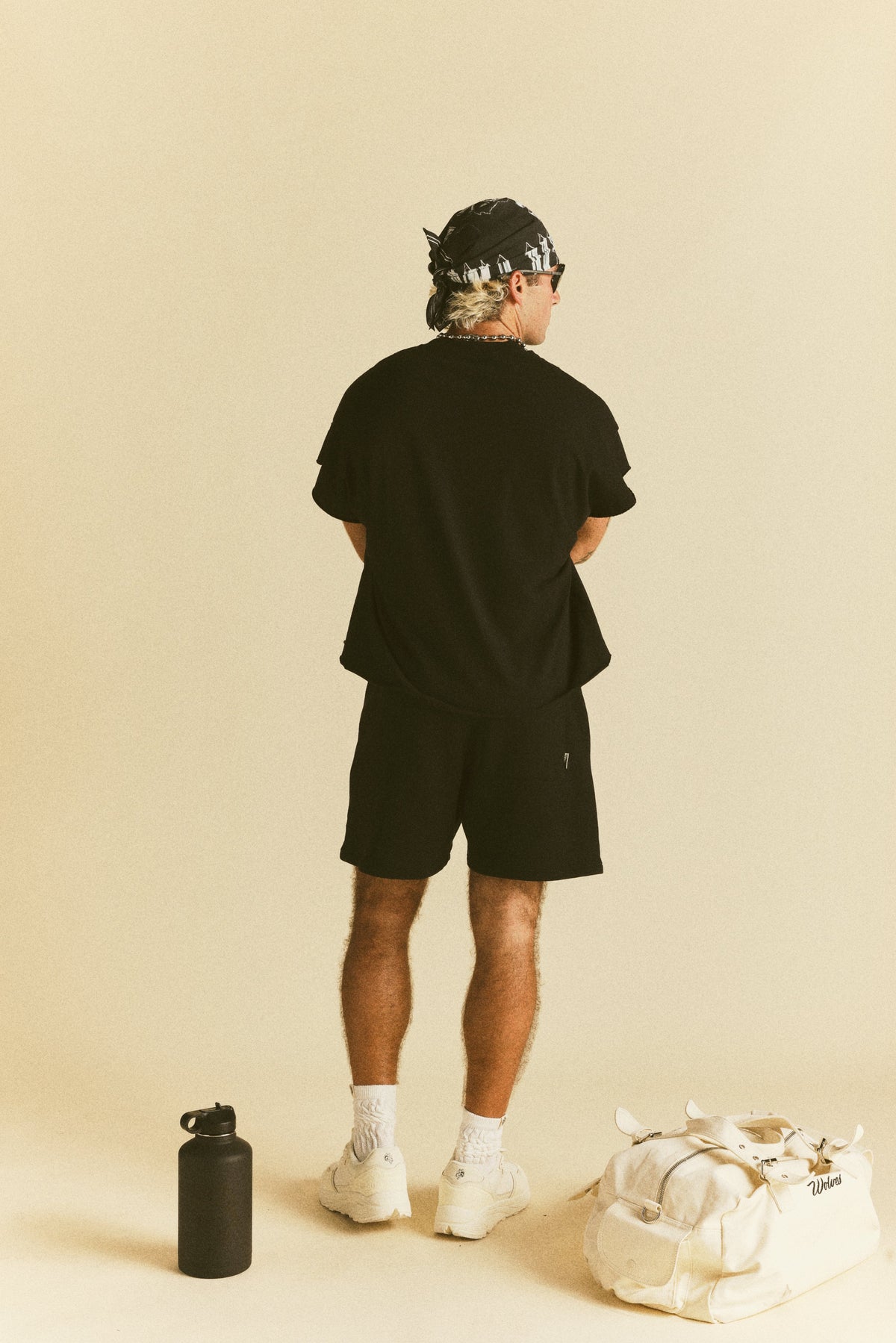 Dual Oversized Post Lounge Sweat Shorts in Black — imagem 5
