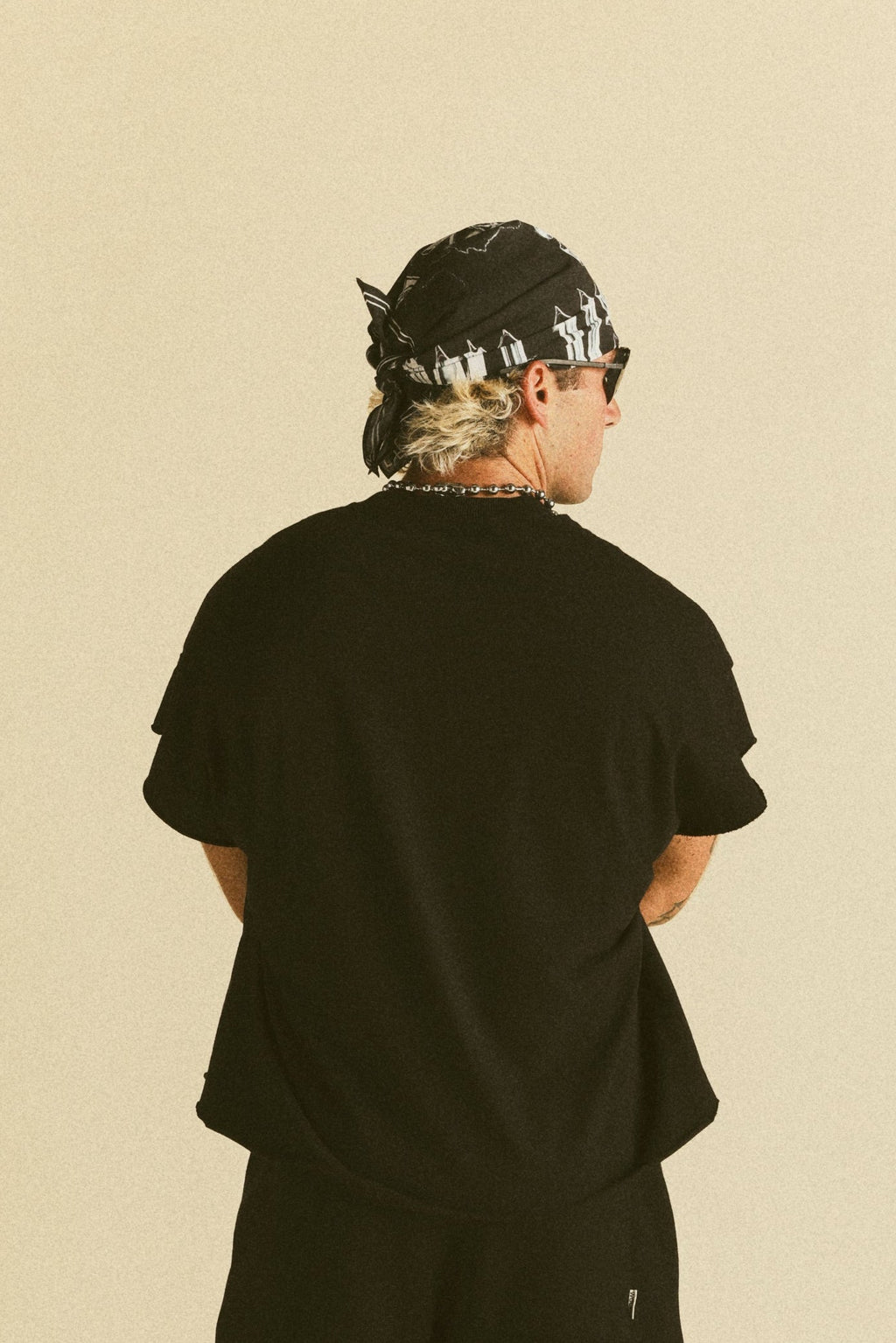 Wolf Head Grunge Cut-Off Tee in Black — imagem 2