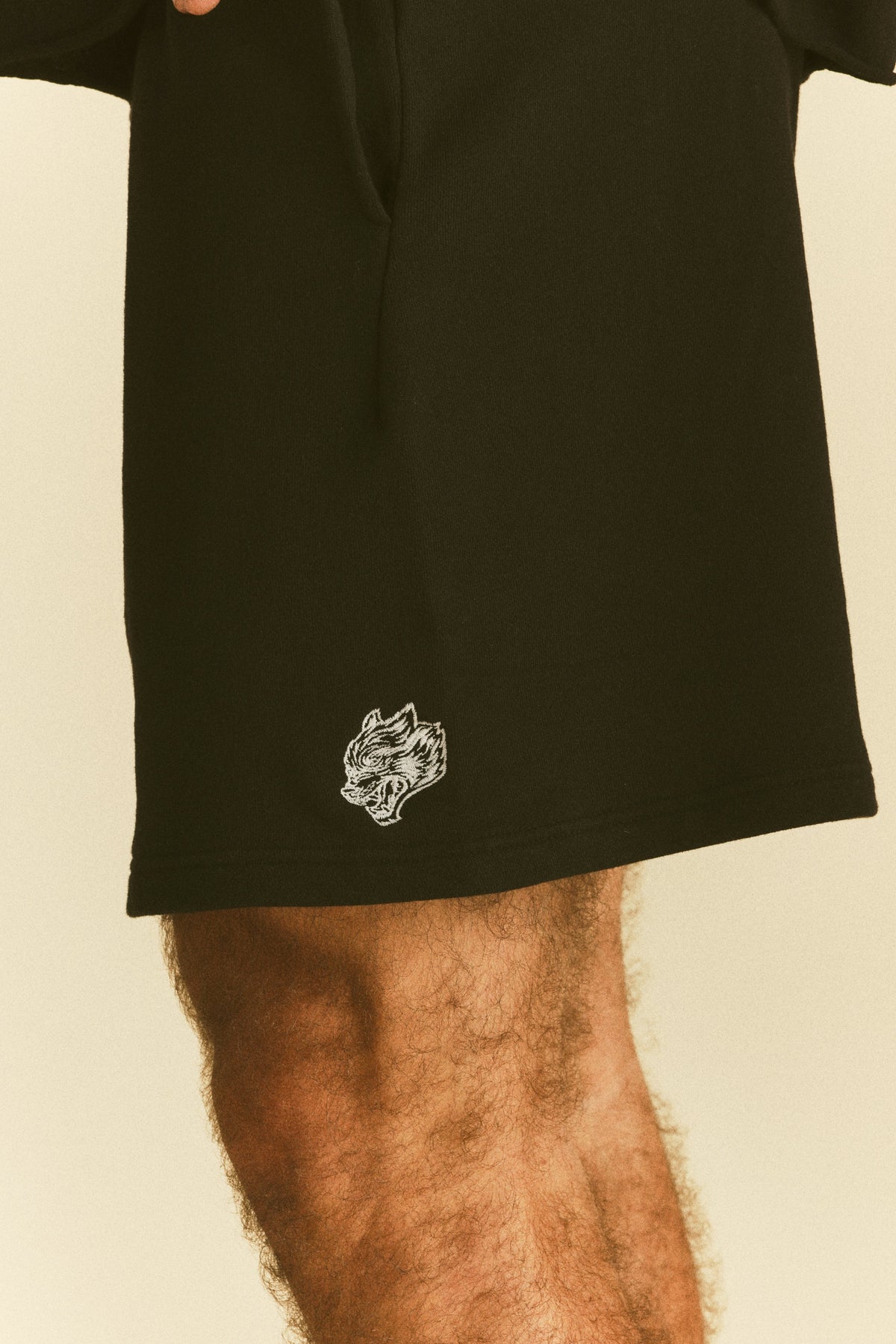 Dual Oversized Post Lounge Sweat Shorts in Black — imagem 6