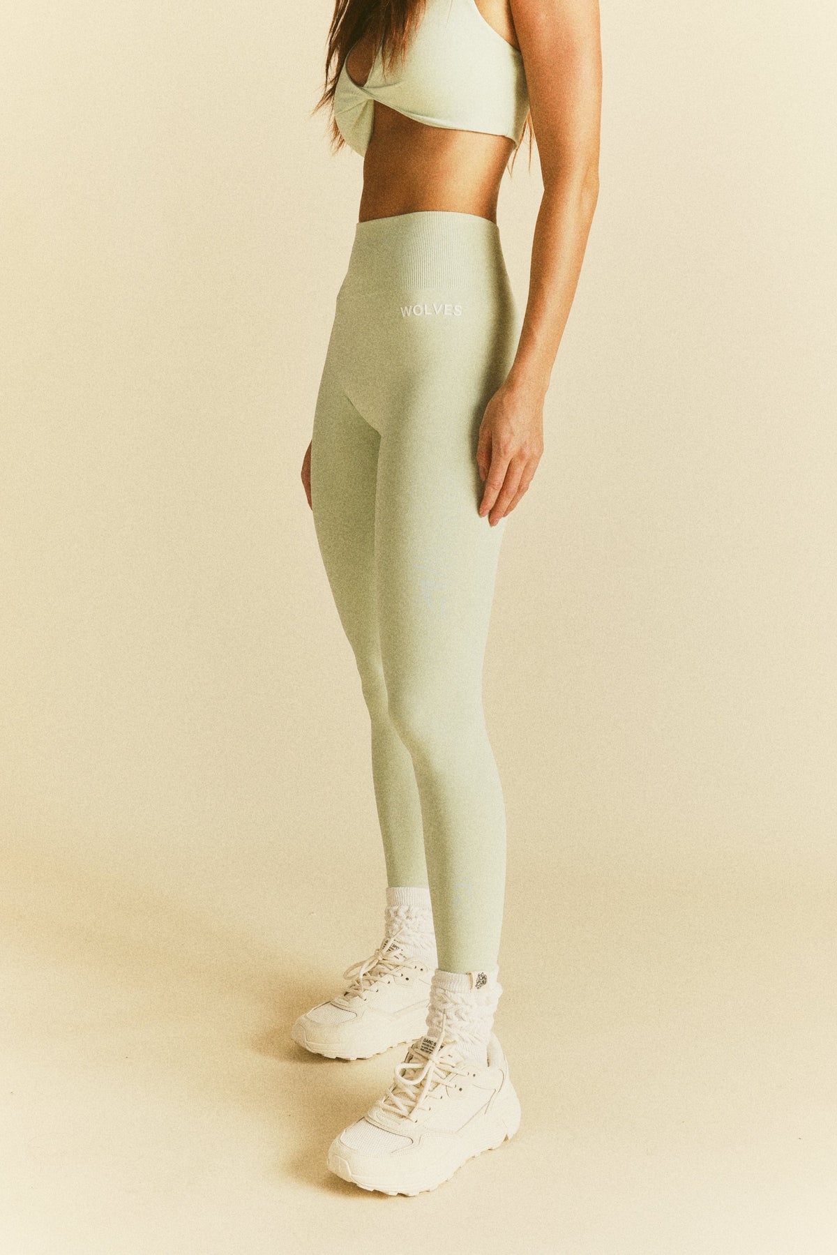 Forever Mark "Skylar" Soft Seamless Leggings in Honeydew — imagem 11