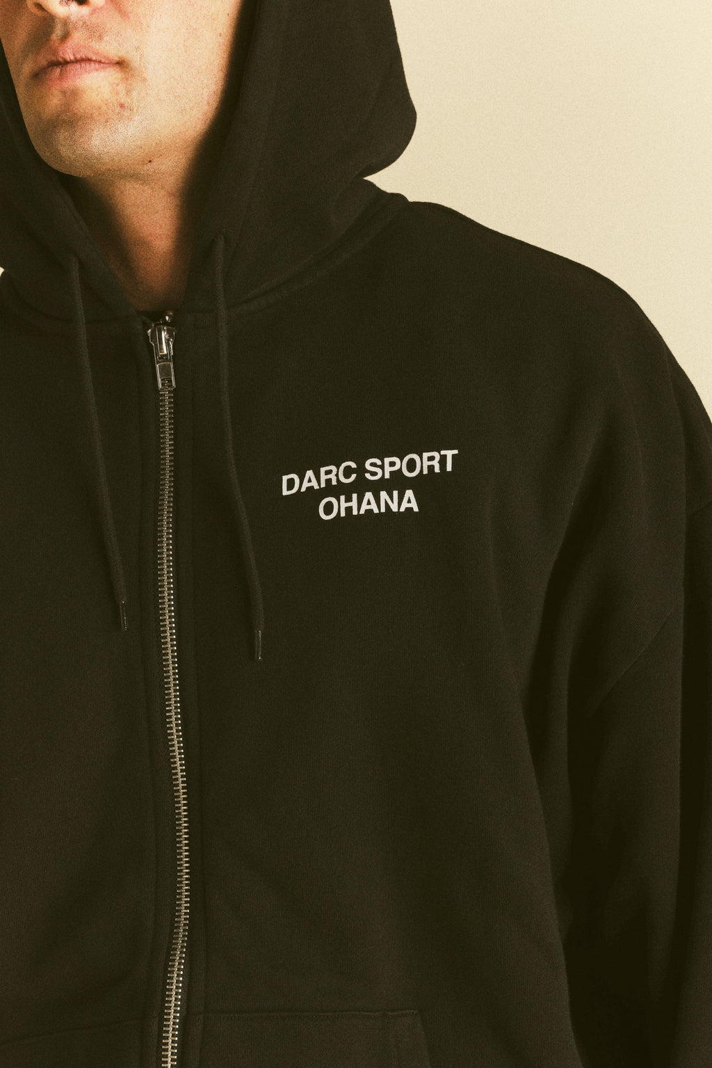 Darc Sport Ohana "Chambers" Zip Hoodie in Black — imagem 9