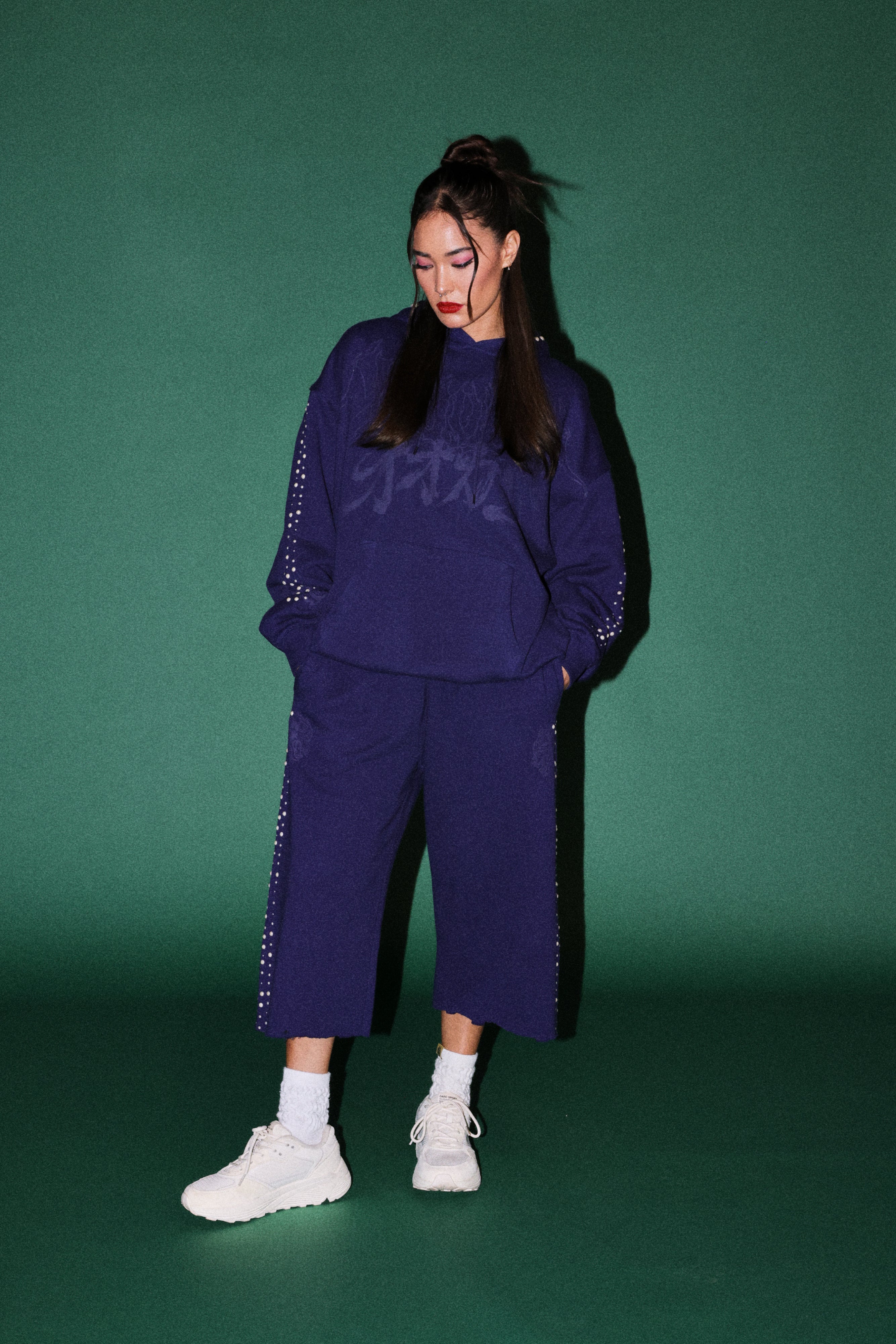Okami Forever Bishop Hoodie in Royal Navy — imagem 10