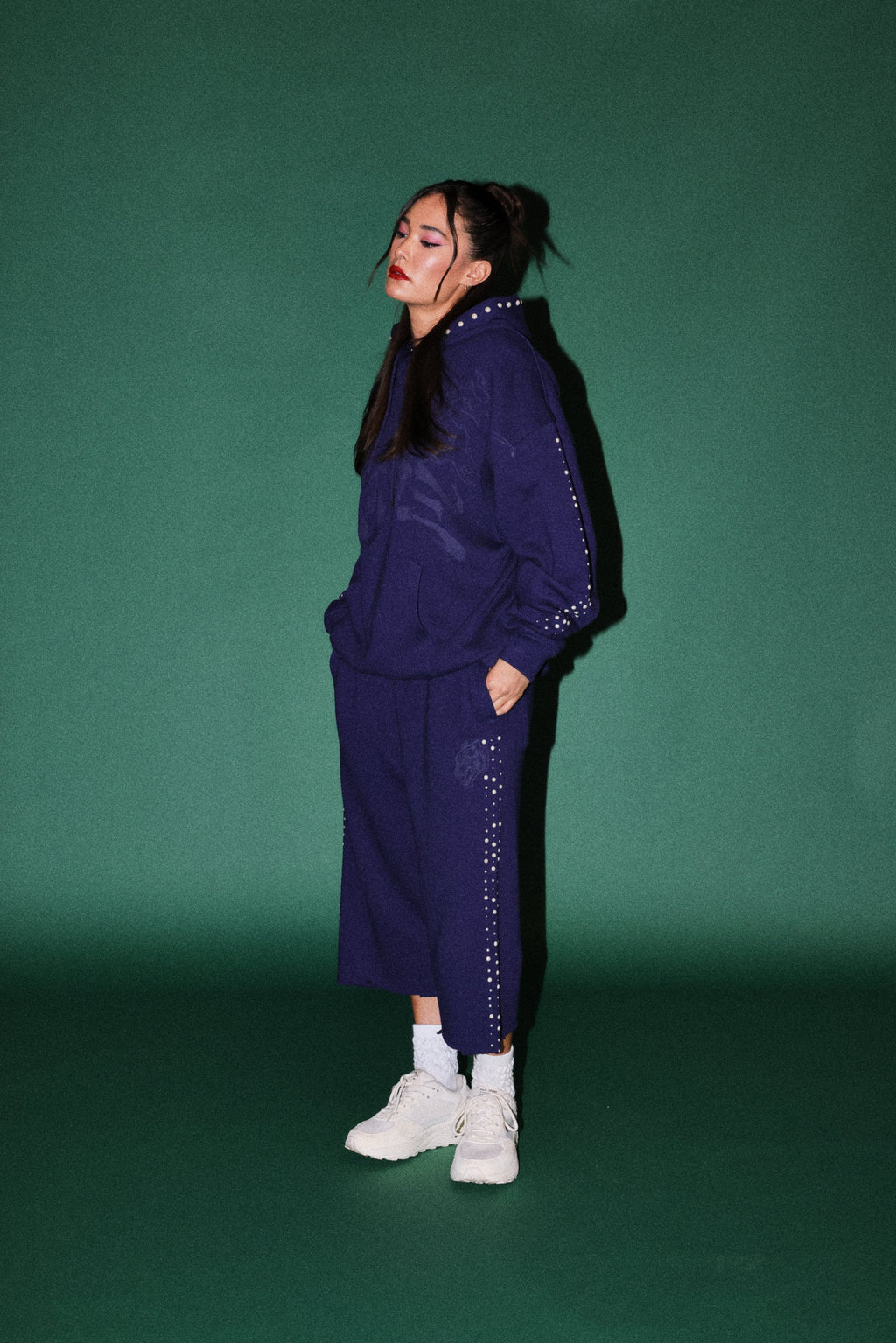Okami Forever Bishop Hoodie in Royal Navy — imagem 11