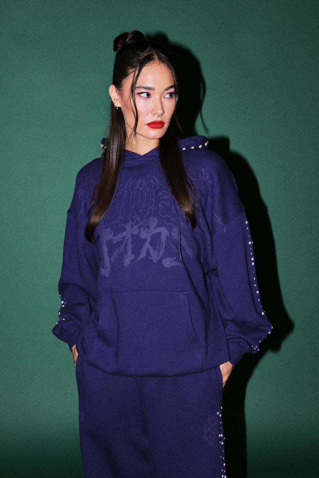 Okami Forever Bishop Hoodie in Royal Navy — imagem 13