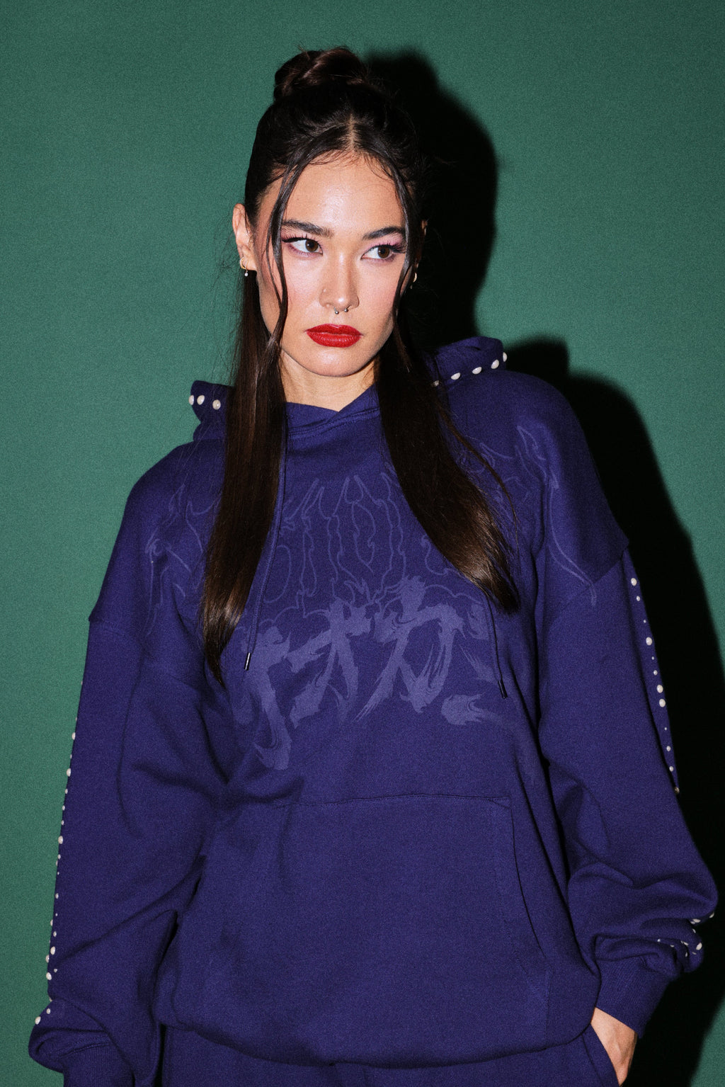 Okami Forever Bishop Hoodie in Royal Navy — imagem 15