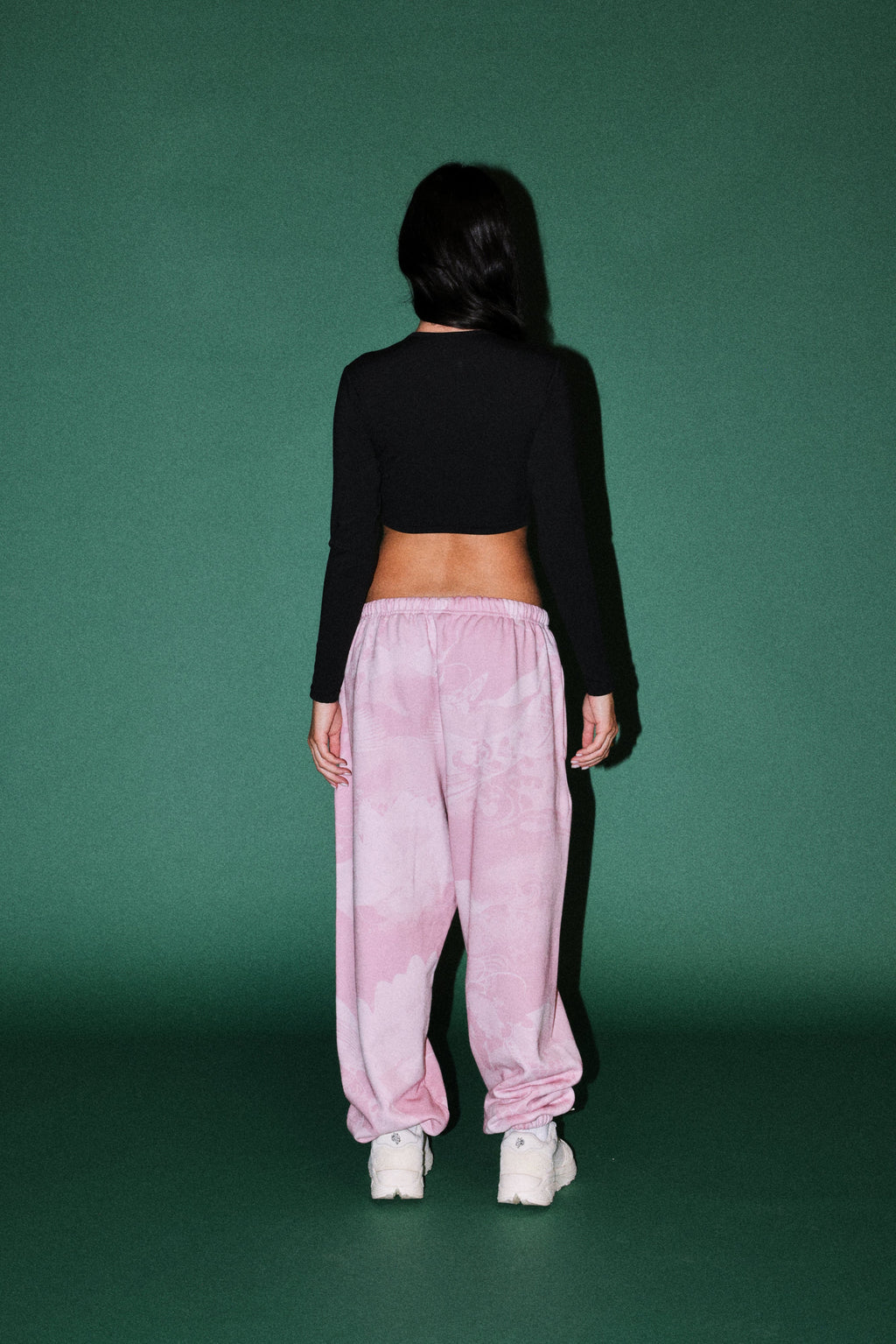 Darc Koi Lightweight Lounger Sweat Pants in Serenity Pink — imagem 6