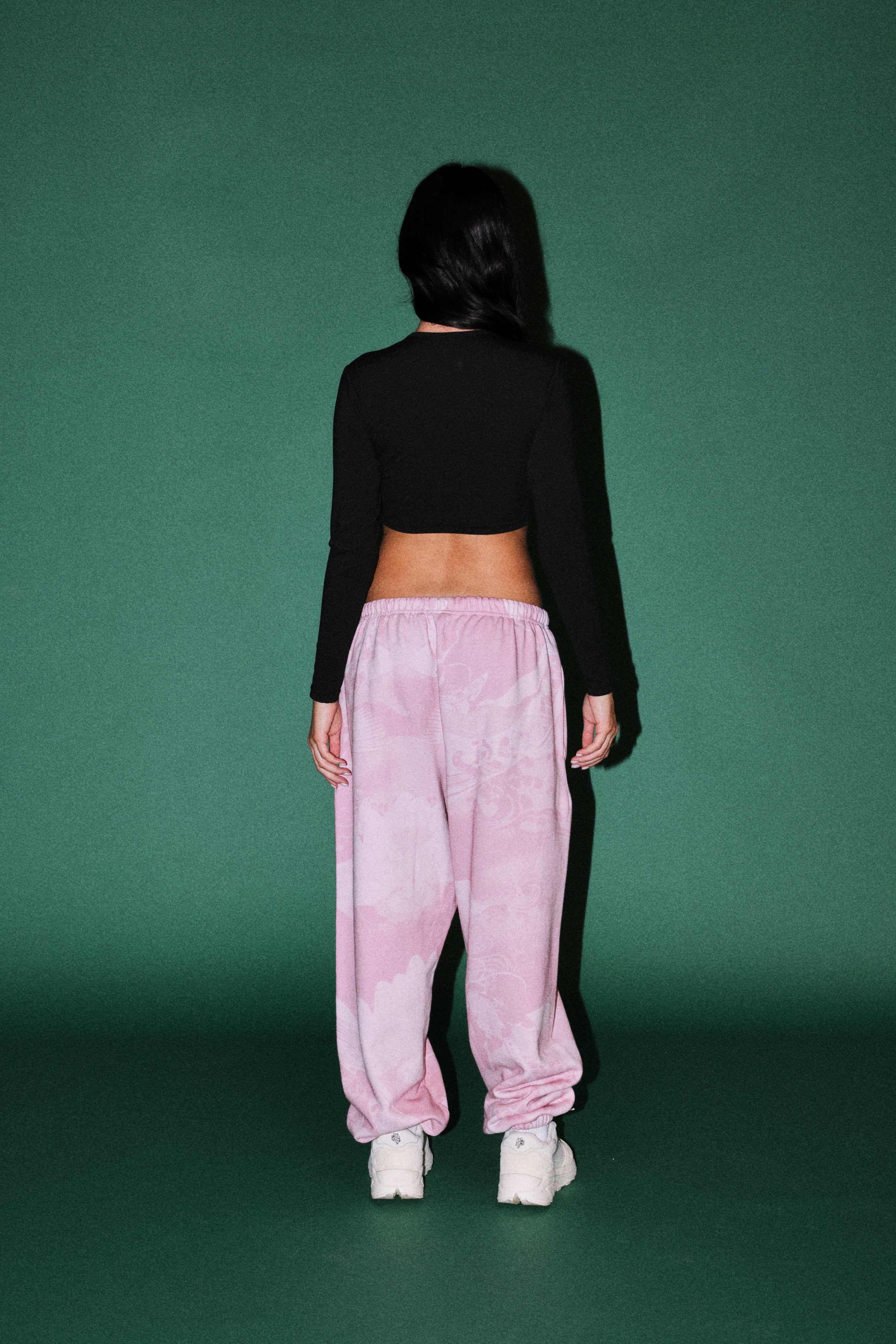 Darc Koi Lightweight Lounger Sweat Pants in Serenity Pink — imagem 6