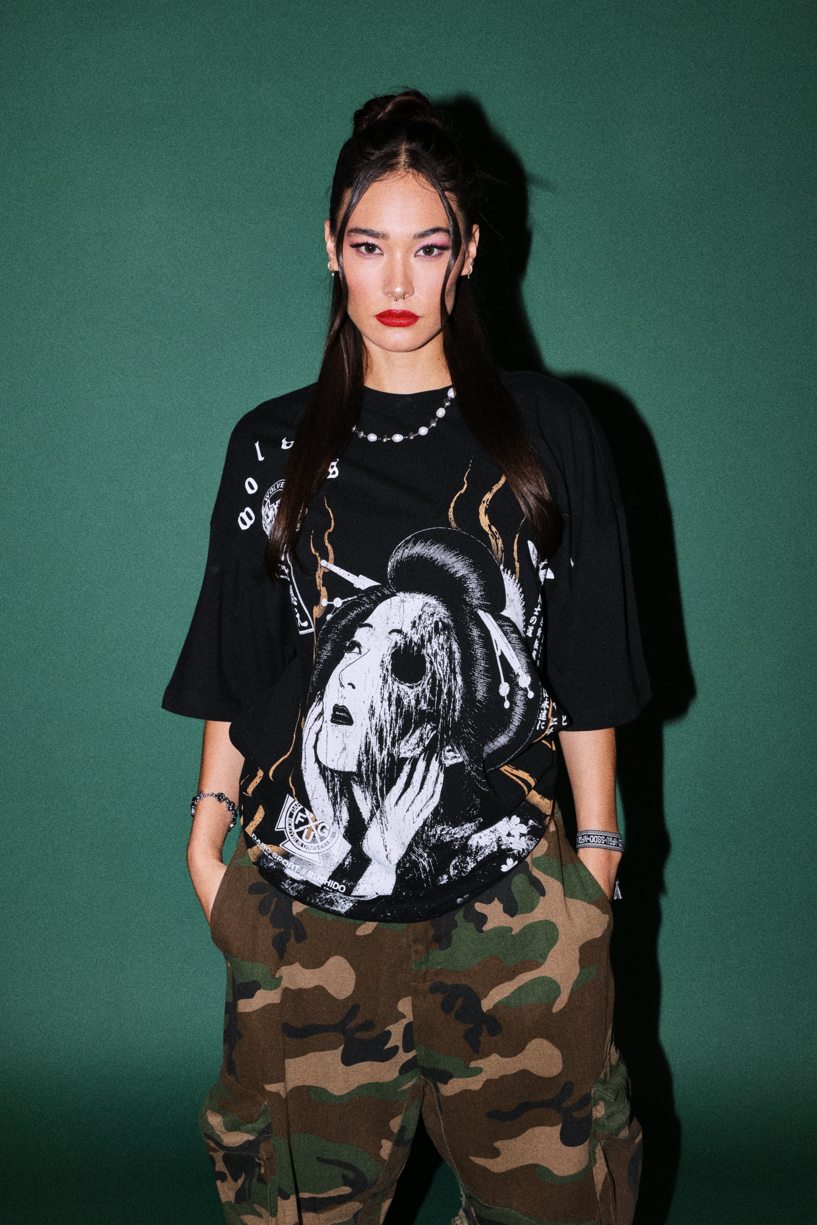 Mourning Flame Premium Oversized Tee in Black — imagem 9