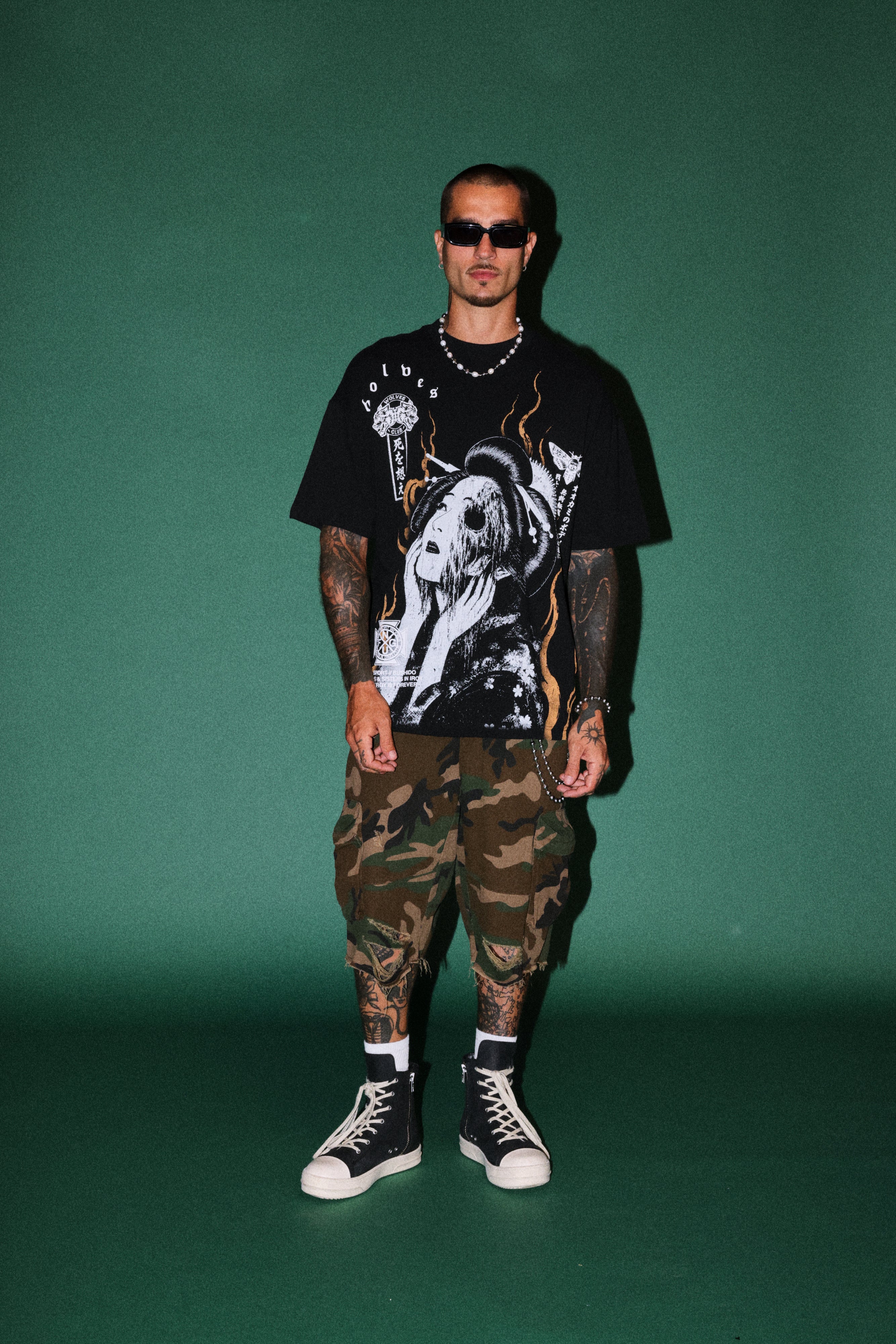 Mourning Flame Premium Oversized Tee in Black — imagem 5