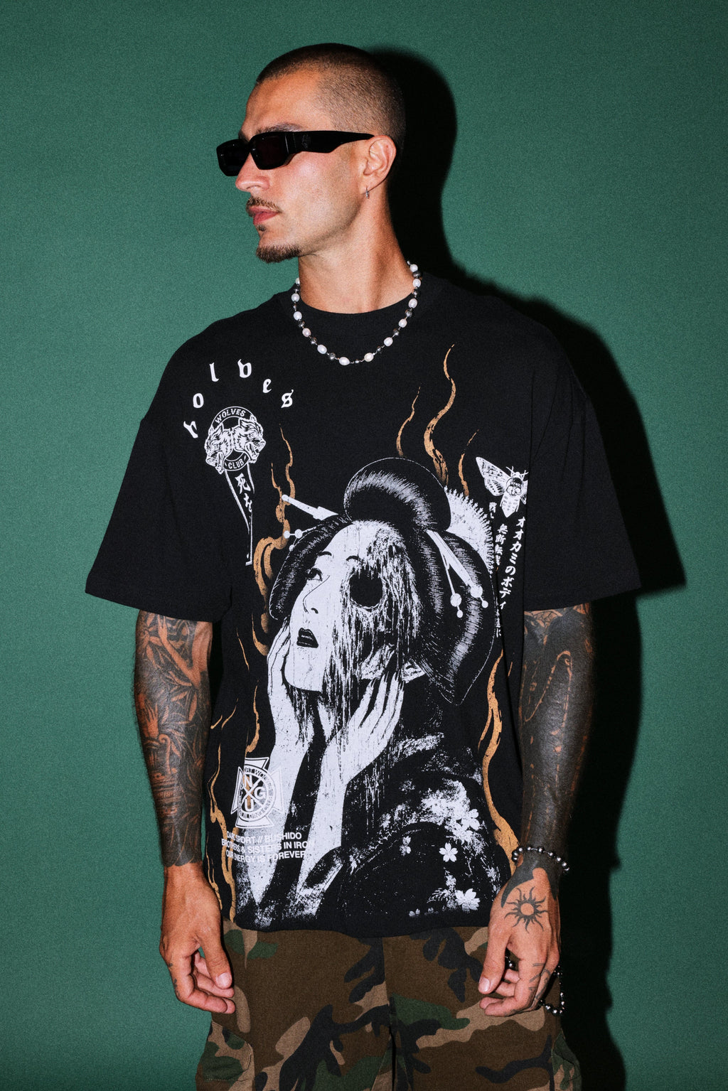 Mourning Flame Premium Oversized Tee in Black — imagem 4