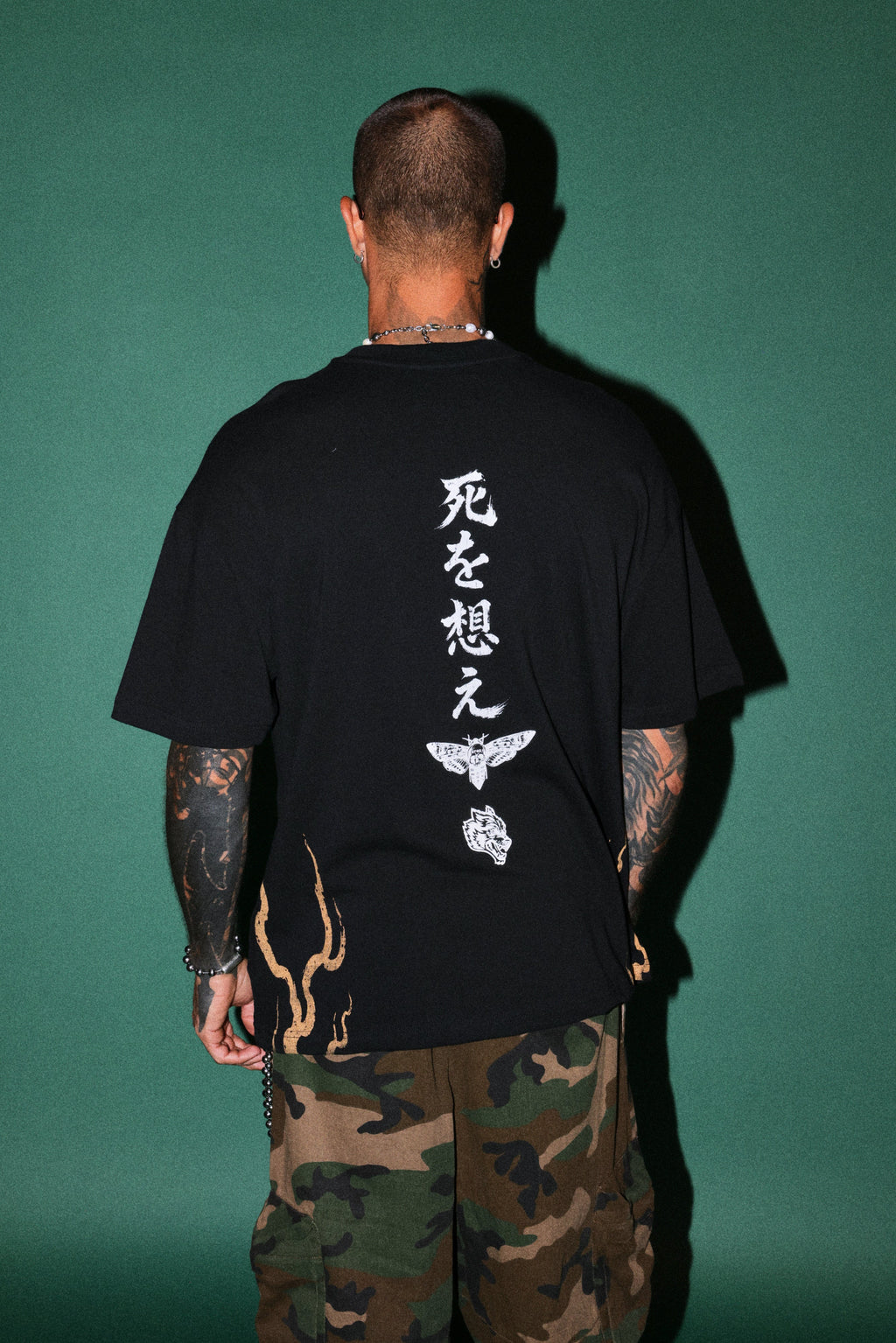 Mourning Flame Premium Oversized Tee in Black — imagem 2