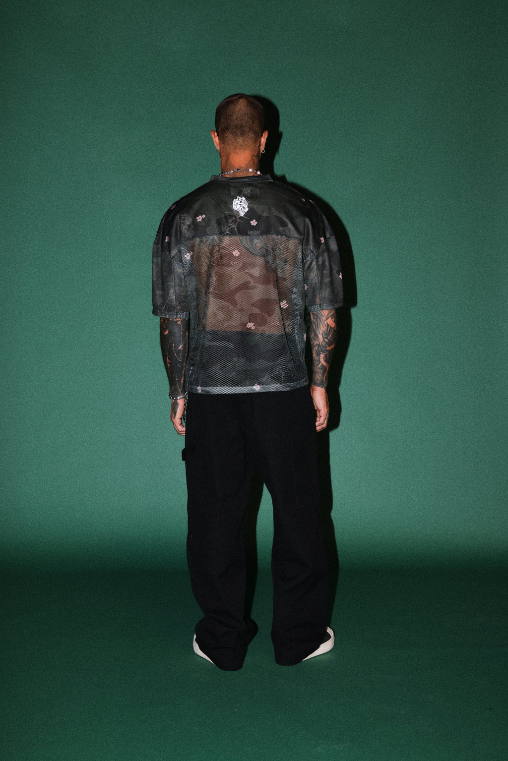Ghost Oni Emmitt Football Jersey in Warrior In A Garden Black Camo — imagem 7