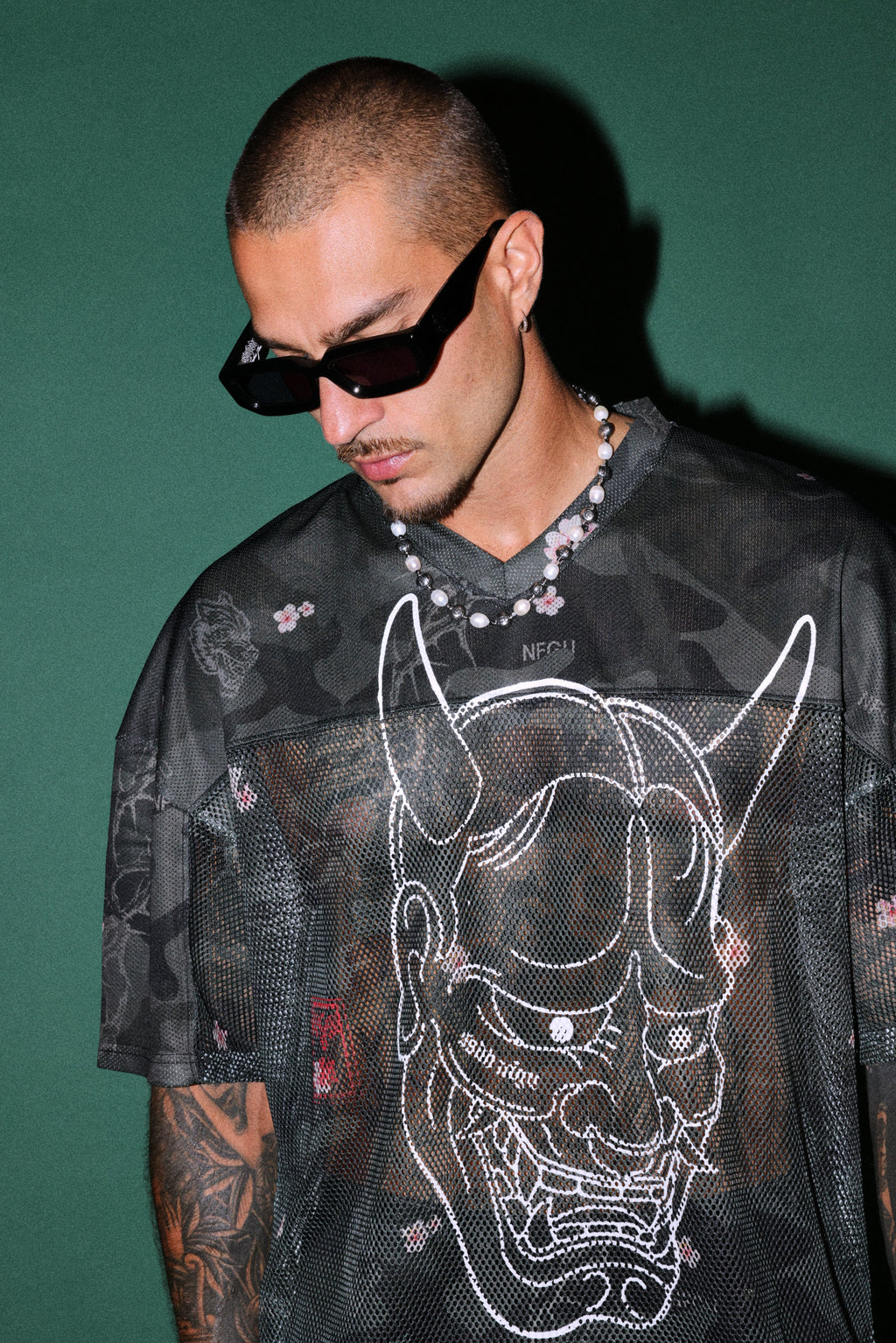 Ghost Oni Emmitt Football Jersey in Warrior In A Garden Black Camo — imagem 8