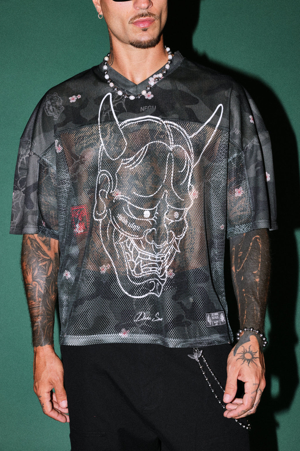 Ghost Oni Emmitt Football Jersey in Warrior In A Garden Black Camo — imagem 10