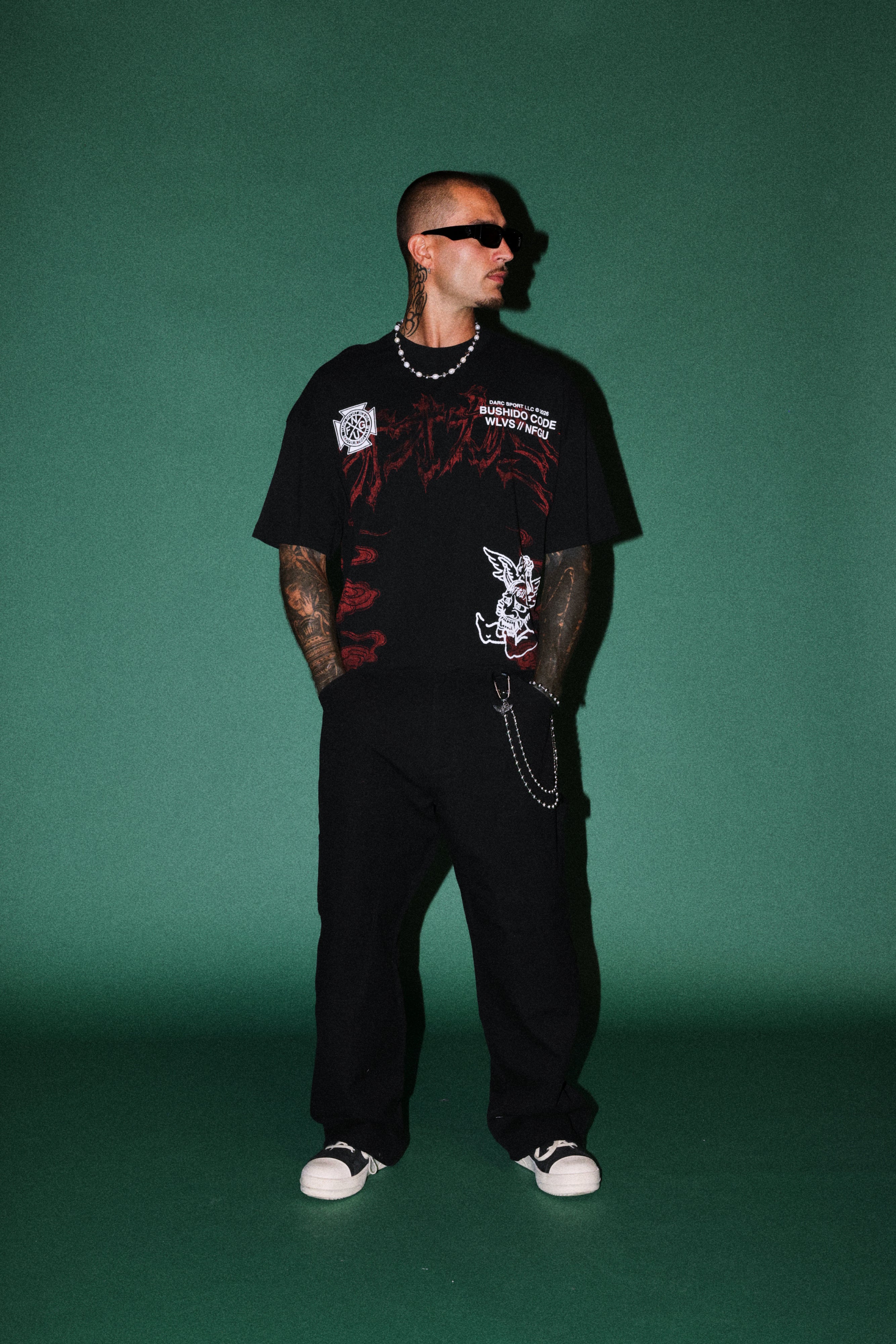 Gates Inferno Premium Raw Hem Box Cut Tee in Black — imagem 5