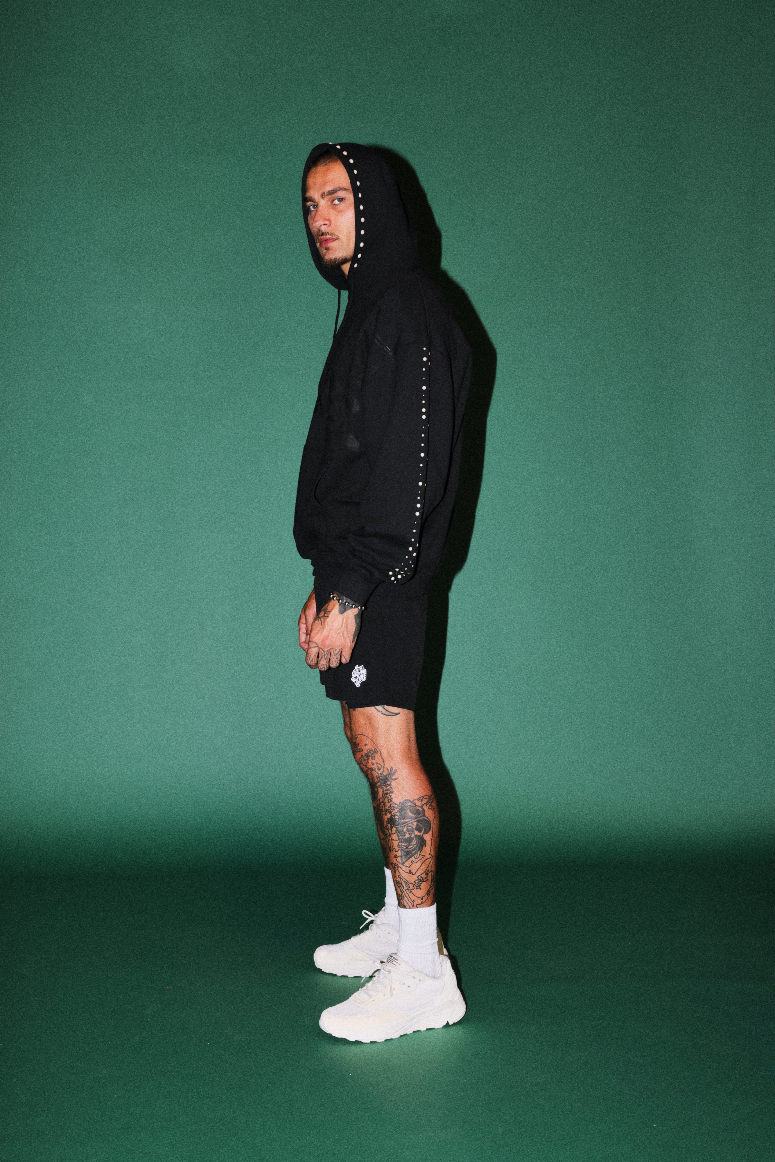 Okami Forever Bishop Hoodie in Black — imagem 6