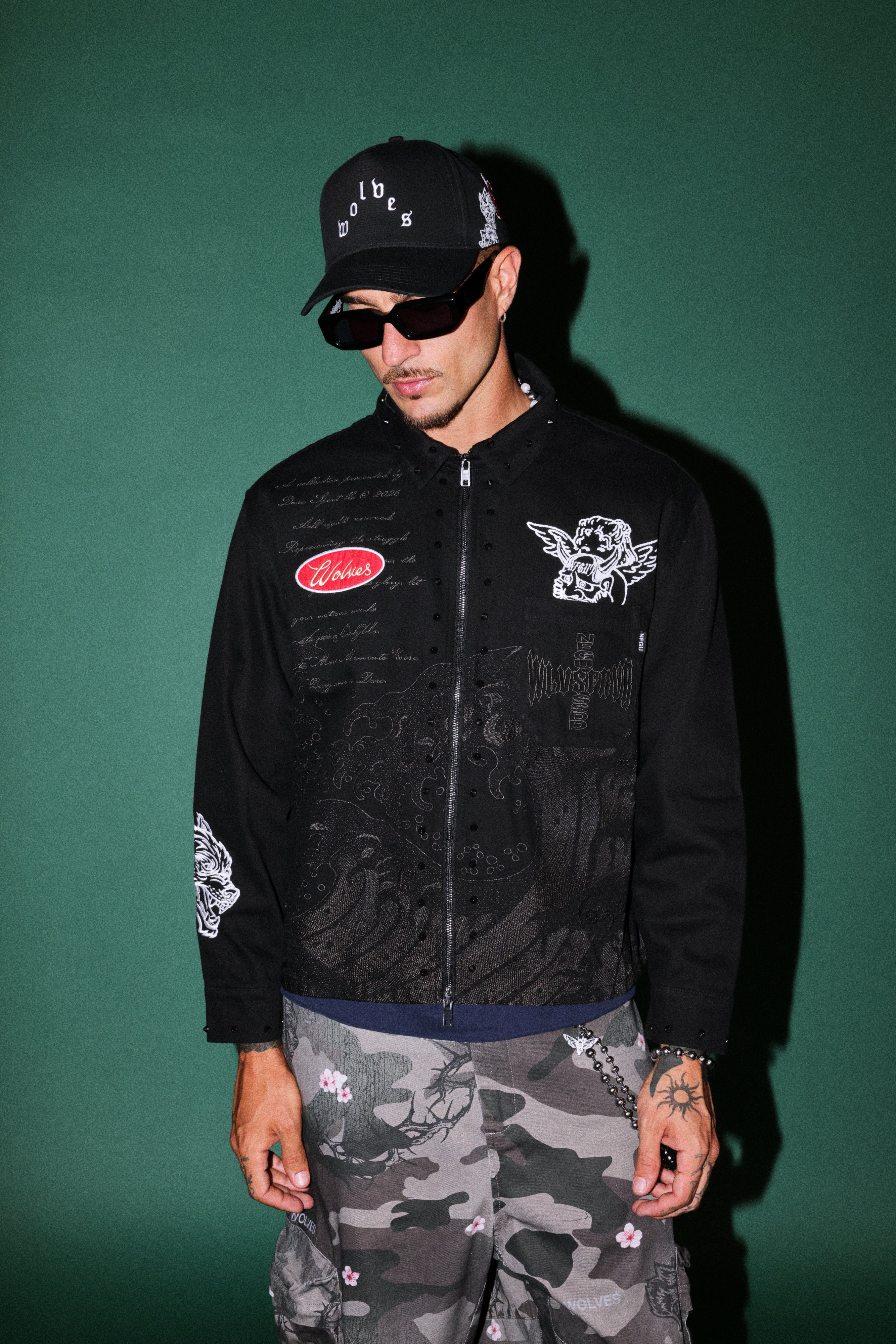 Surrounded Oni 5 Panel Hat in Black — imagem 6