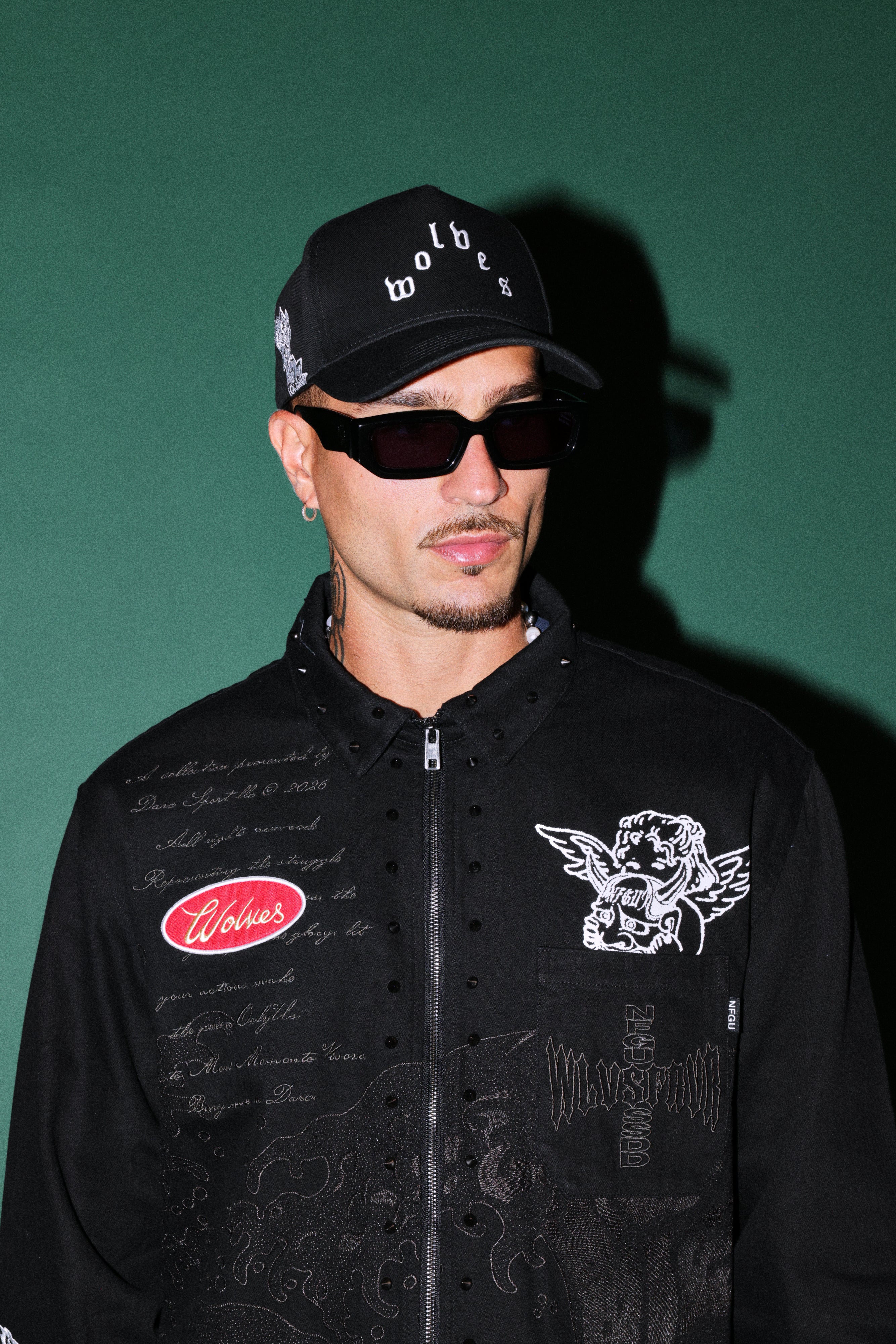 Surrounded Oni 5 Panel Hat in Black — imagem 2