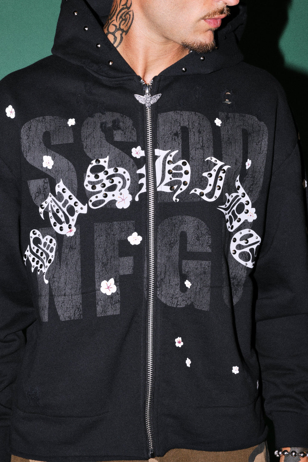 Ssddnfgu Bushido Distressed Grunge Mid Length Raw Hem Zip Hoodie in Black — imagem 6