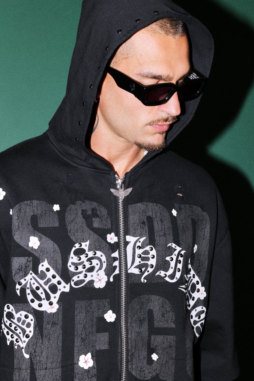 Ssddnfgu Bushido Distressed Grunge Mid Length Raw Hem Zip Hoodie in Black — imagem 7