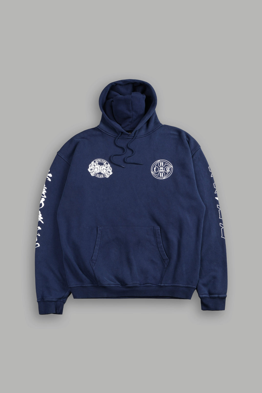 Kazoku Okami Bishop Hoodie in Navy — imagem 3