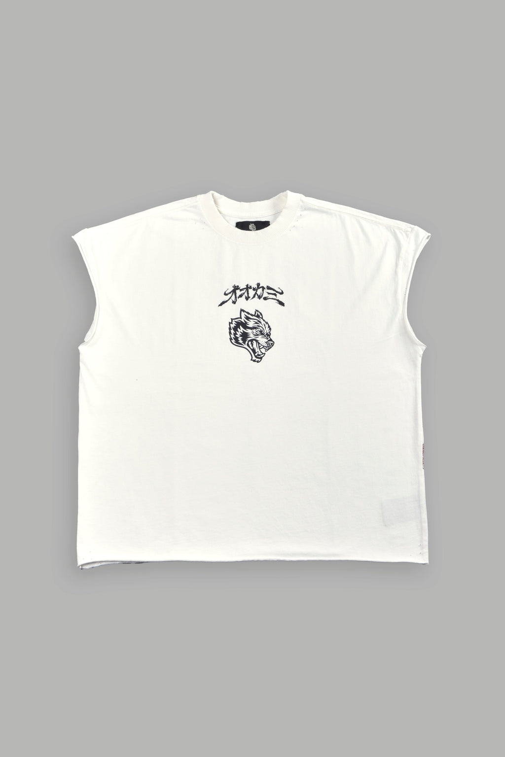 Our Code Distressed Grunge Cut Off Mid Length Raw Hem Tee in Cream — imagem 3