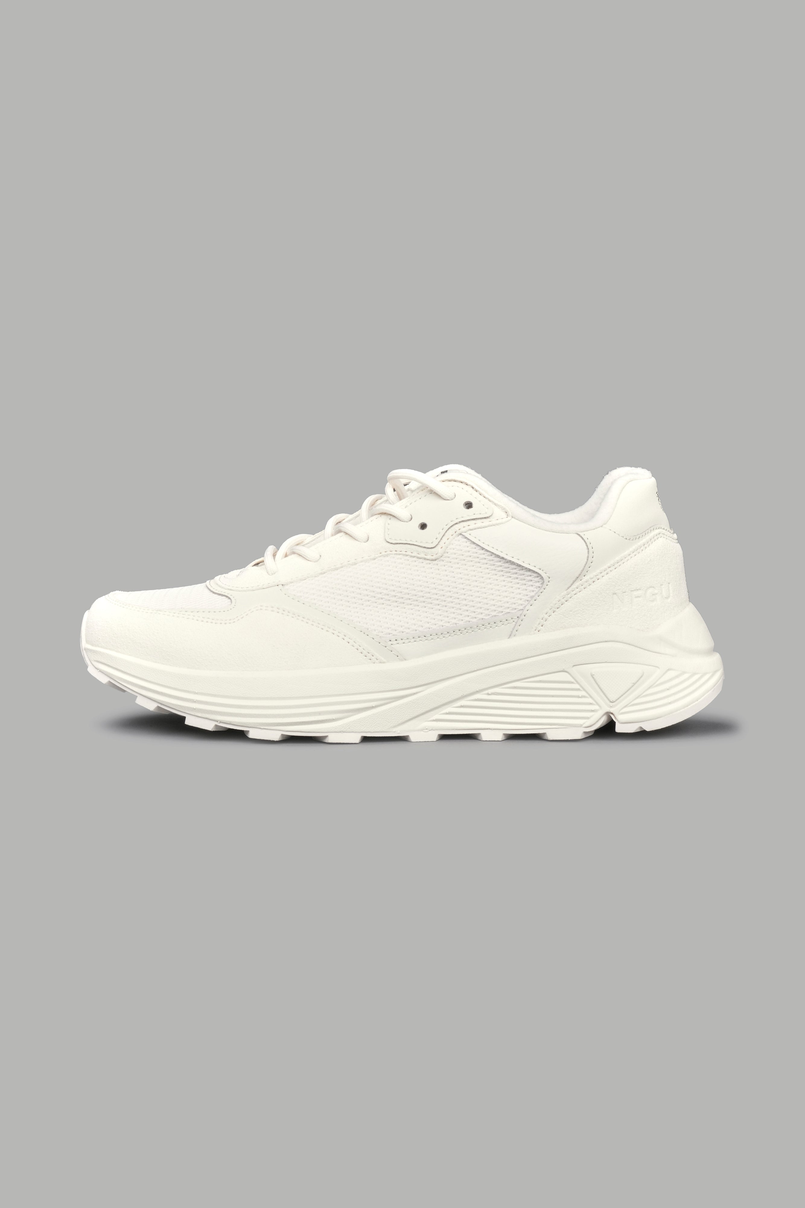 Run-1 Shoes in Cream/Black — imagem 1