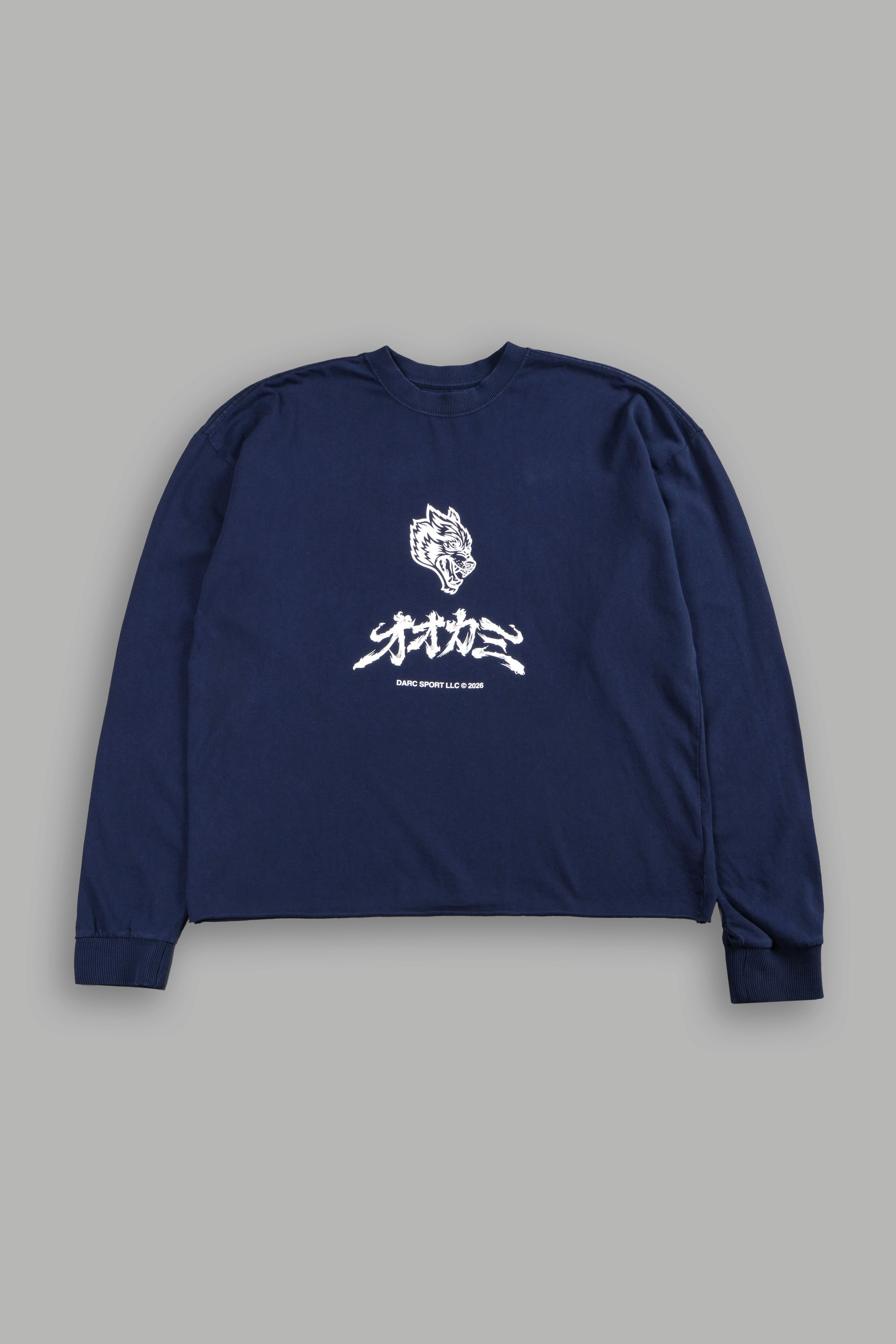 Okami Bushido Grunge Mid Length Raw Hem Ls Tee in Navy — imagem 1