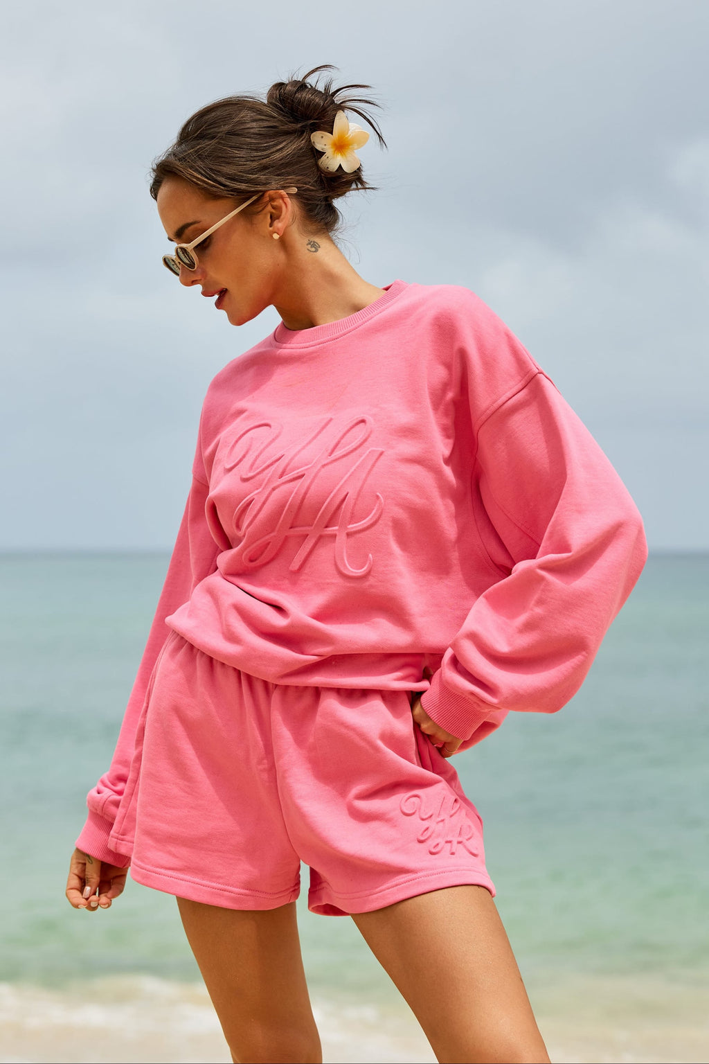 W1082 - Emblem Embossed Shorts — imagem principal