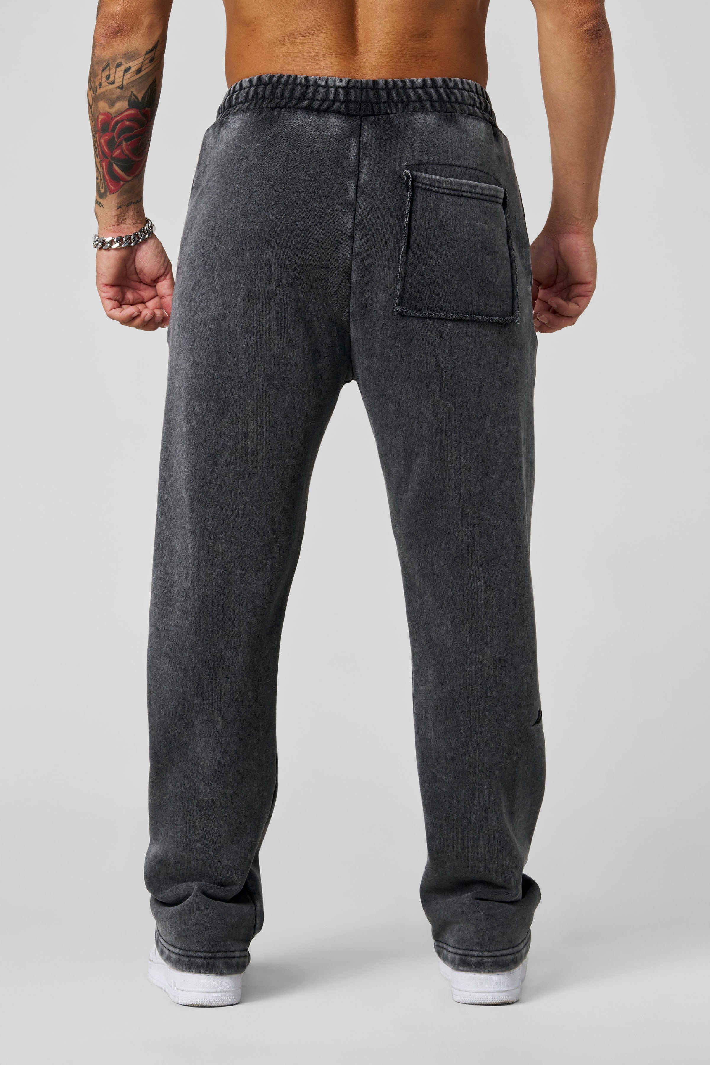 2068 - Elevated Essentials - Straight Sweats — imagem 5