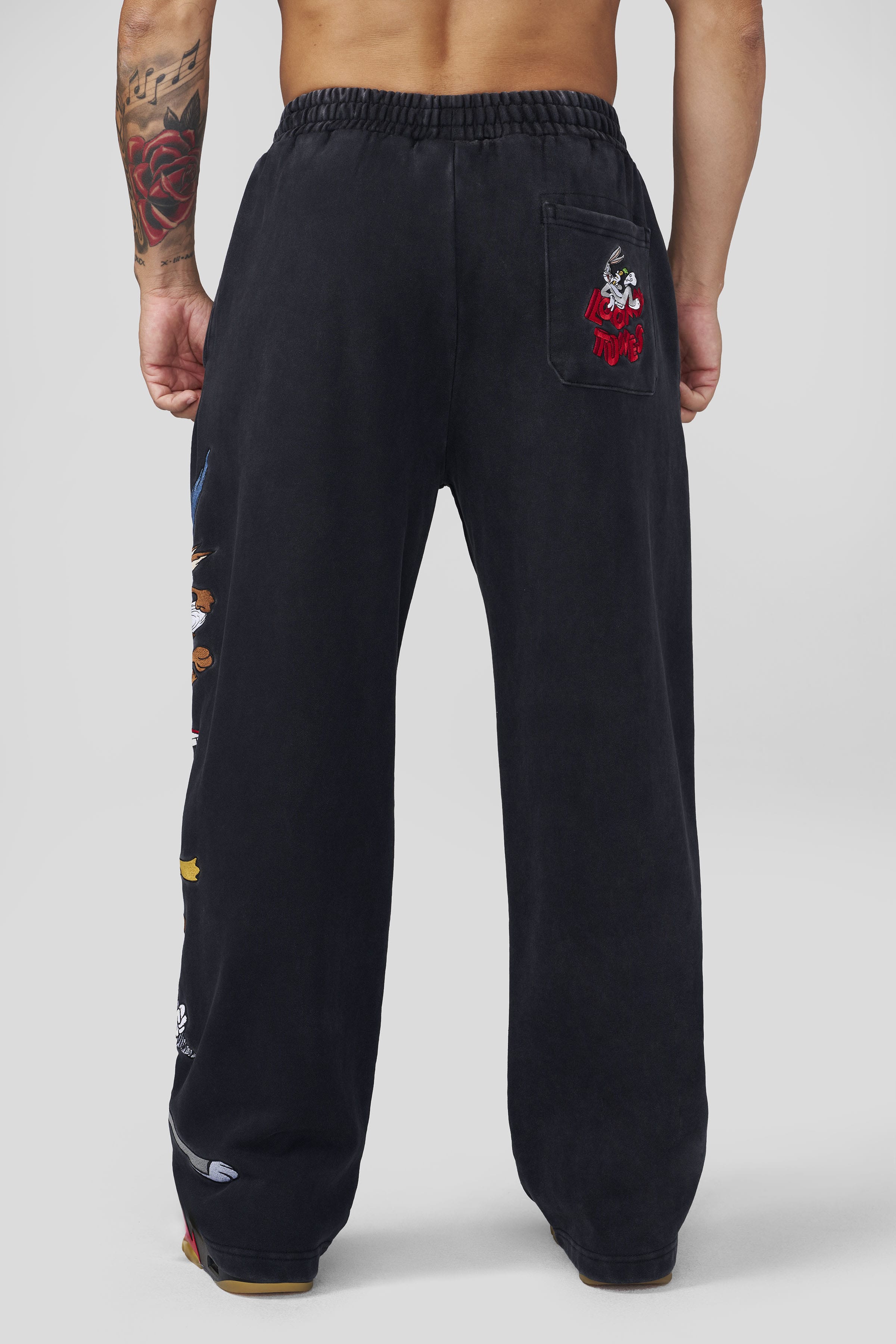 2183 - Looney Tunes Squad Sweats — imagem 6