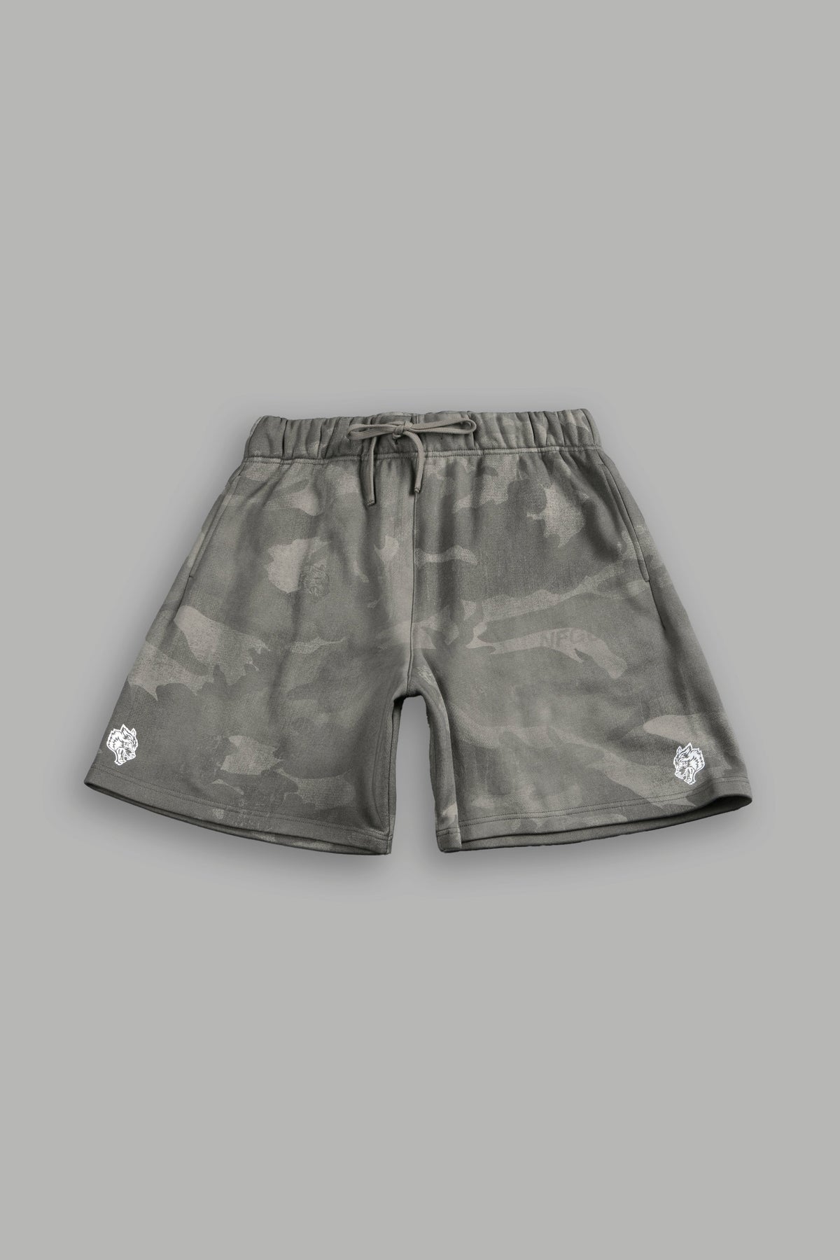 Dual Oversized Post Lounge Sweat Shorts in Lush Vintage Woodland Camo - imagem 1