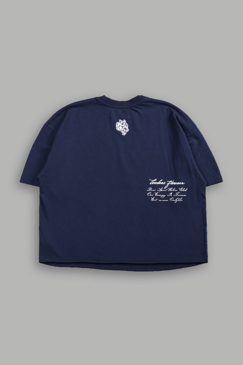 The Great Wave Distressed Grunge Box Cut Tee V2 in Navy — imagem 3