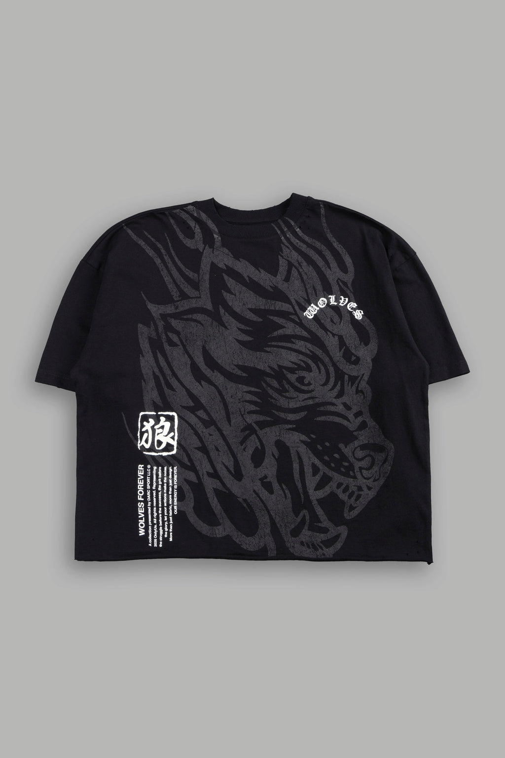 Okami Inferno Distressed Grunge Box Cut Tee V2 in Black — imagem 1