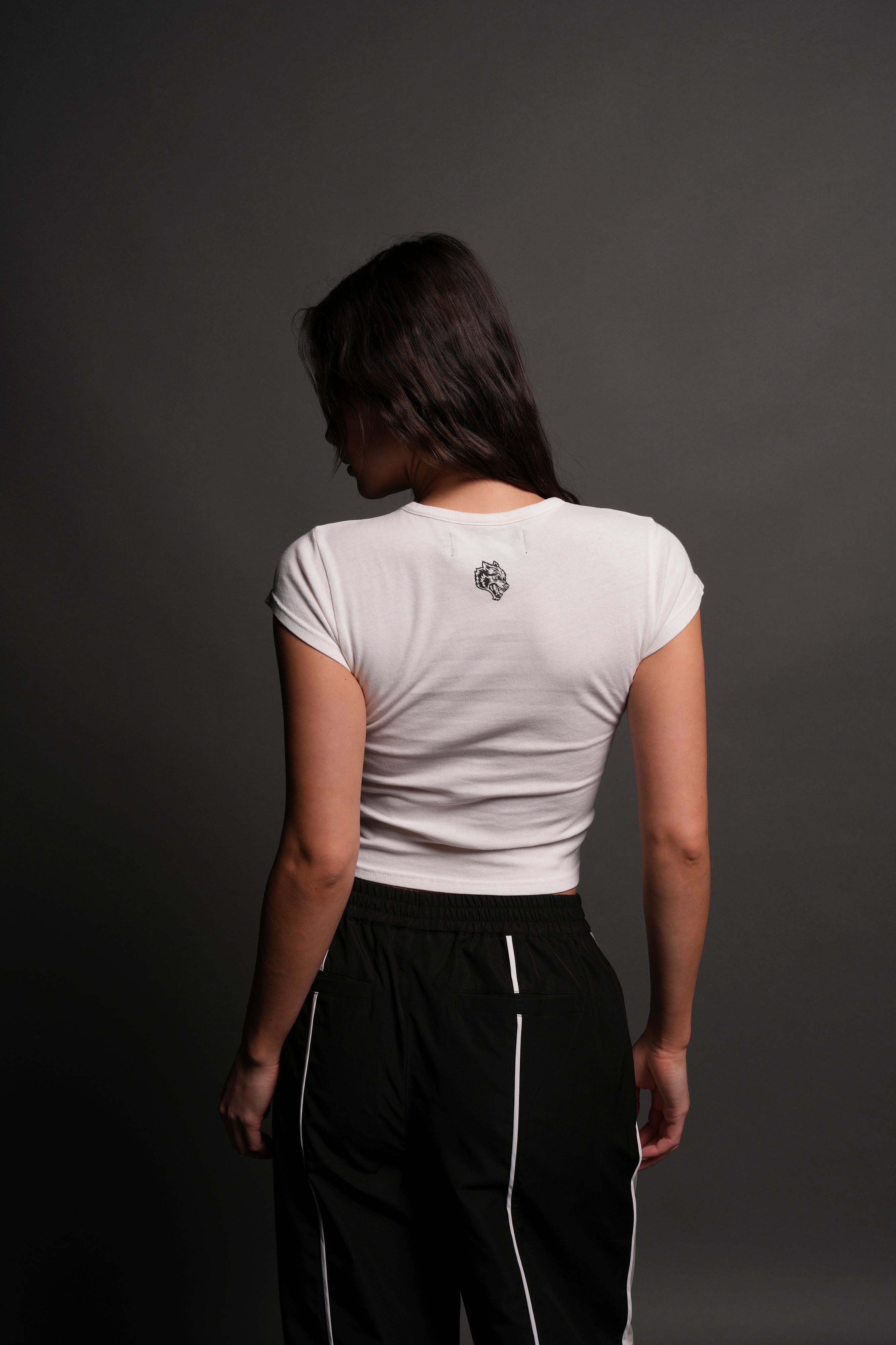 Above "Baby" Tee in Cream — imagem 5