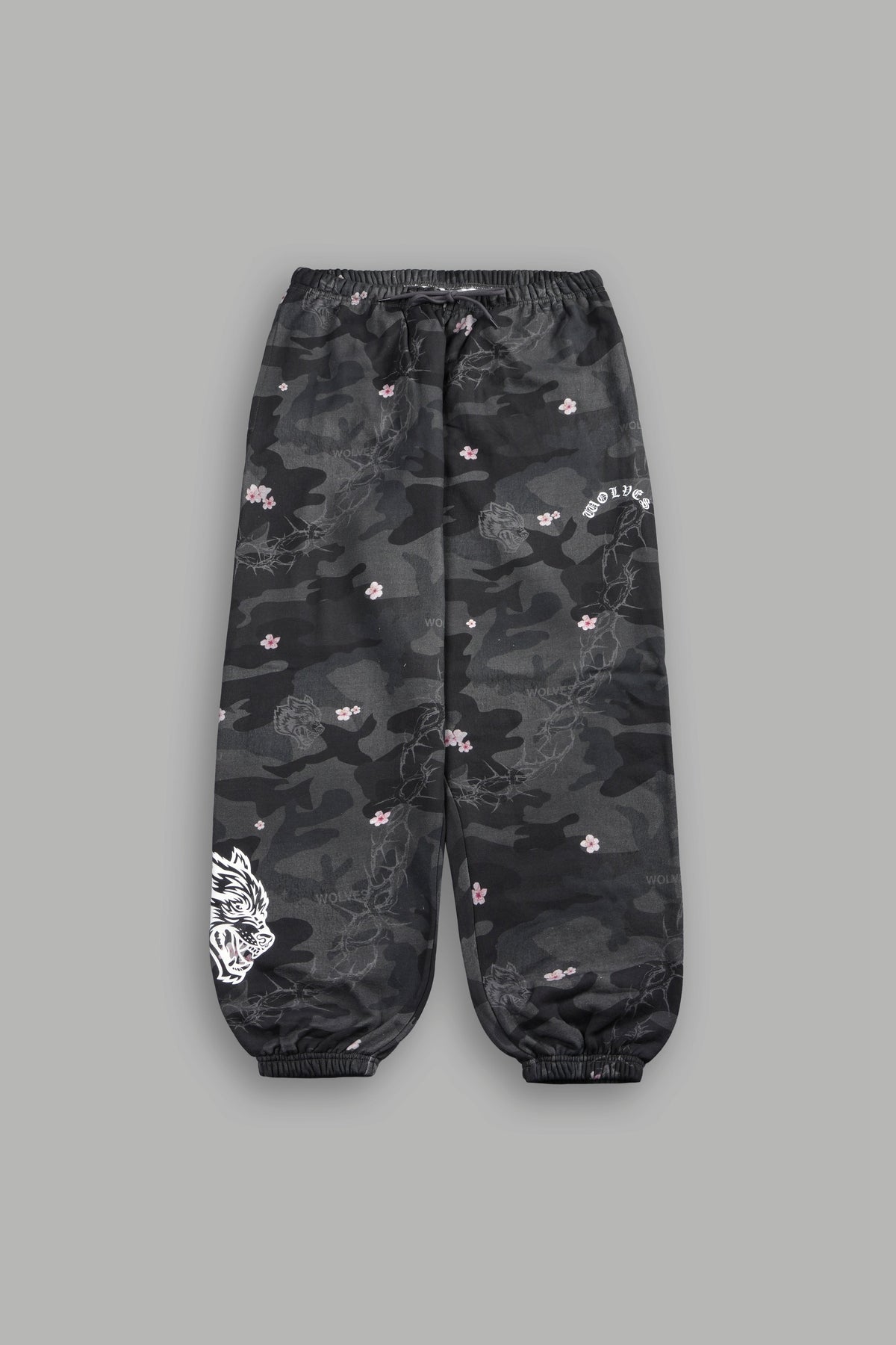 Wolf Chopper Lightweight Lounger Sweat Pants in Warrior In A Garden Black Camo - imagem 1