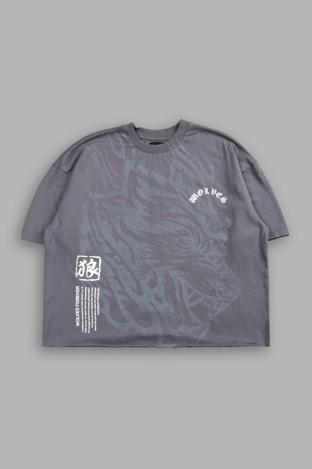 Okami Inferno Distressed Grunge Box Cut Tee V2 in Slate Gray — imagem 1