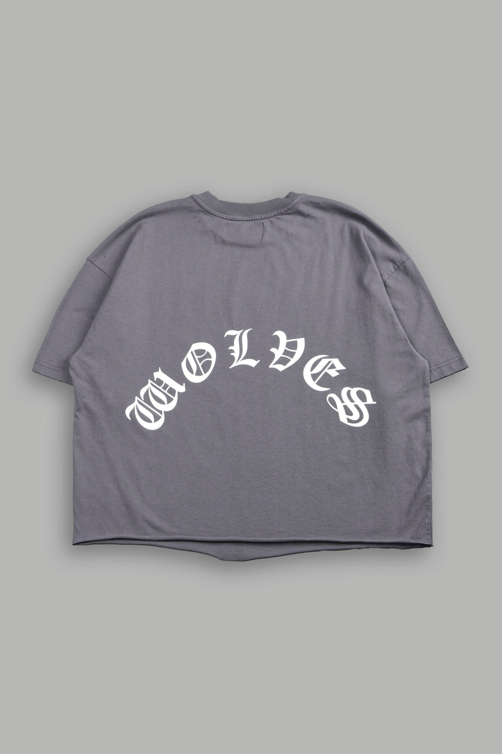 Okami Inferno Distressed Grunge Box Cut Tee V2 in Slate Gray — imagem 3
