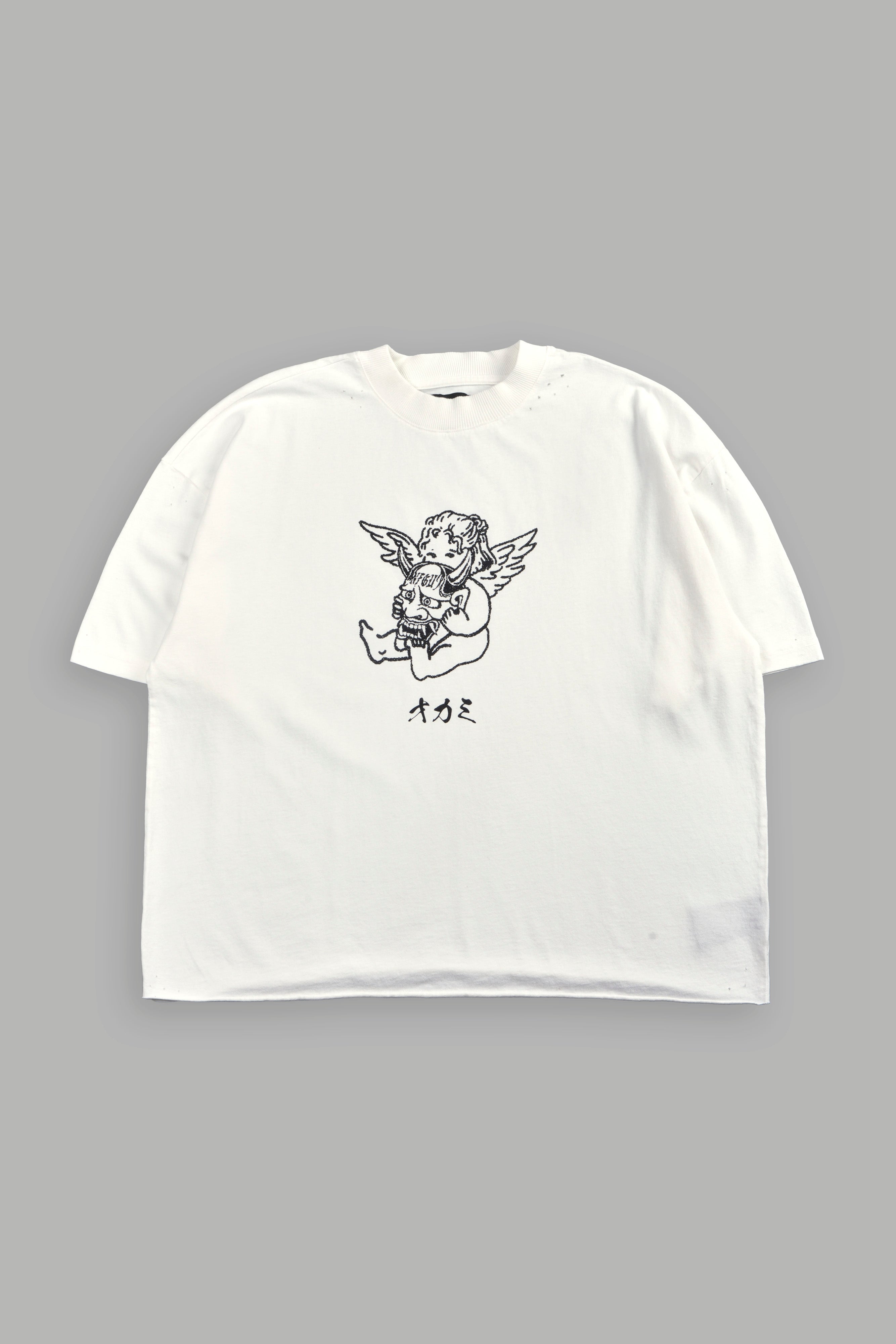 Oni Cherub Distressed Grunge Mid Length Raw Hem Tee in Cream — imagem 1