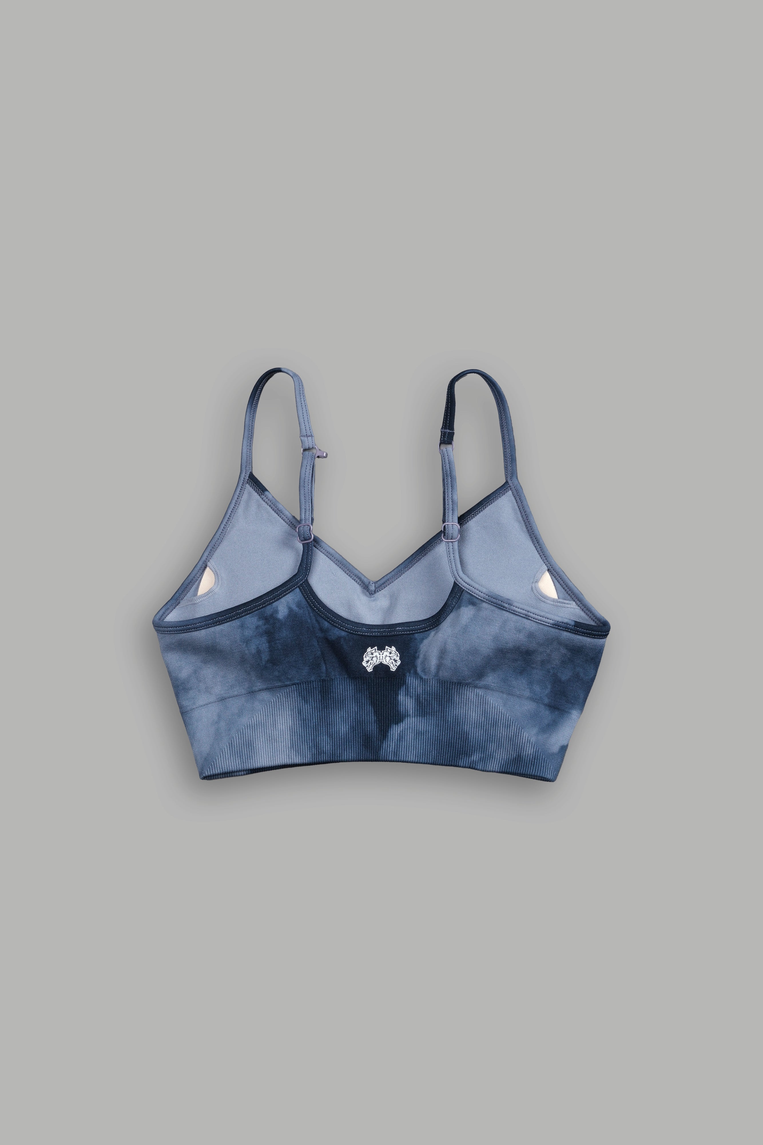 Wolves Pyramid "Everson Seamless" Sports Bra in Darc Blue Big Ghost Clouds — imagem 4